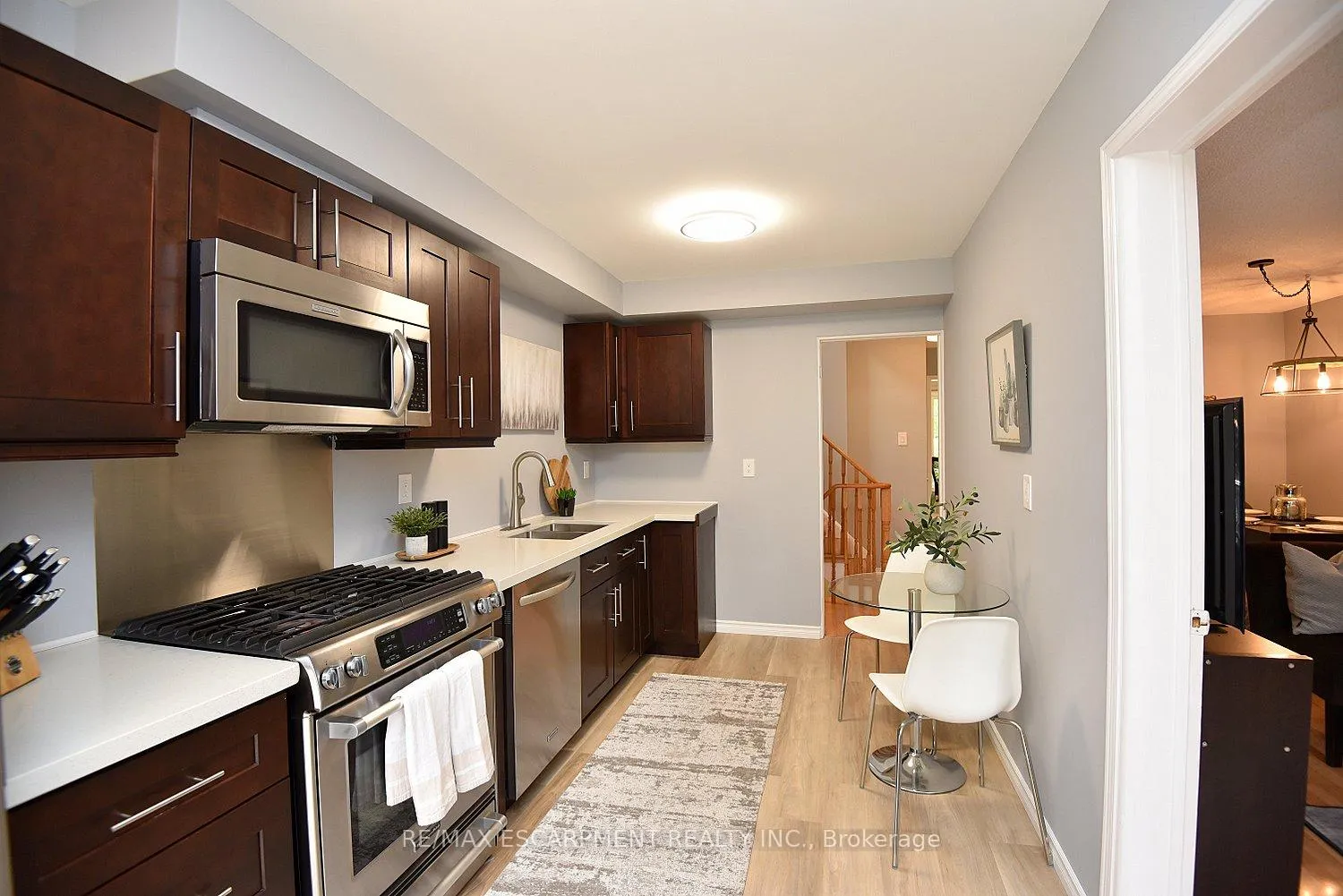 Photo 18 of 27 Pirie Drive, Hamilton, Dundas — HOMEH
