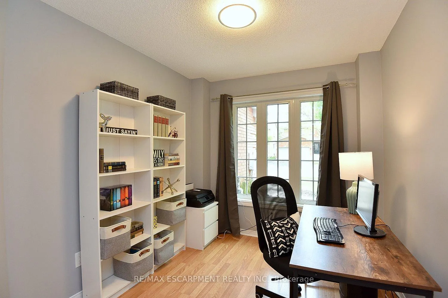 Photo 20 of 27 Pirie Drive, Hamilton, Dundas — HOMEH