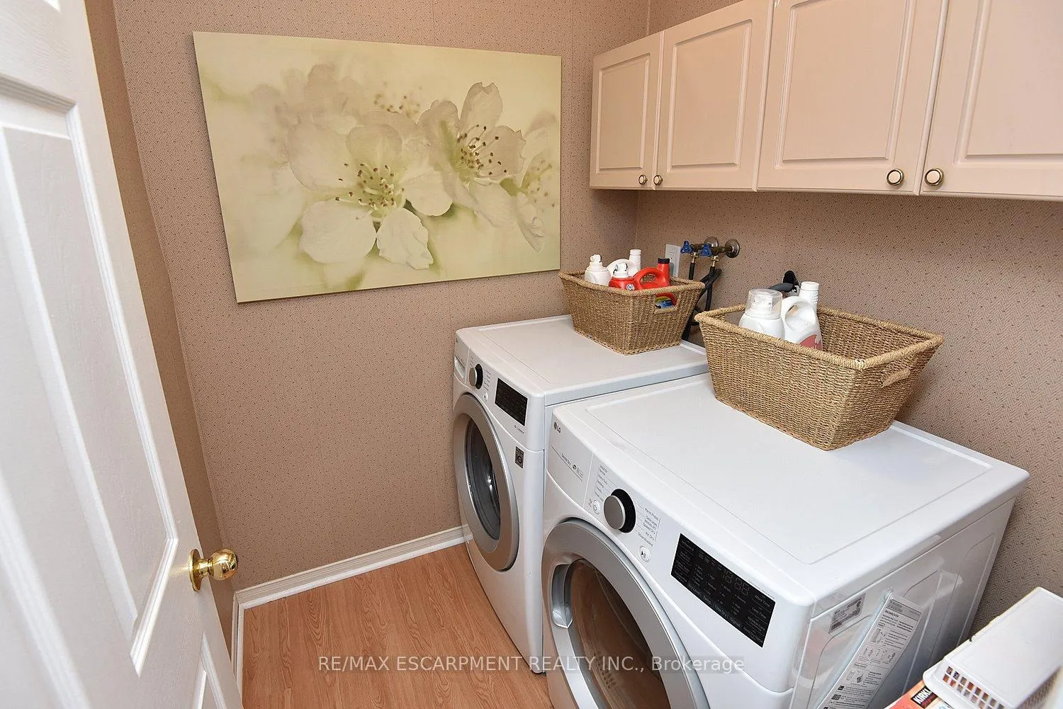 Photo 26 of 27 Pirie Drive, Hamilton, Dundas — HOMEH