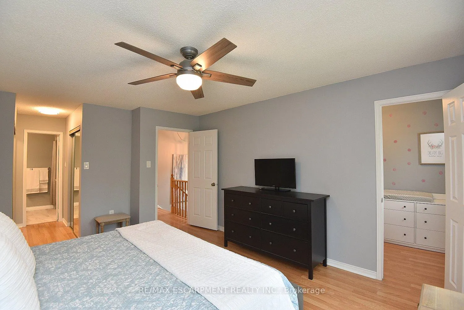 Photo 28 of 27 Pirie Drive, Hamilton, Dundas — HOMEH