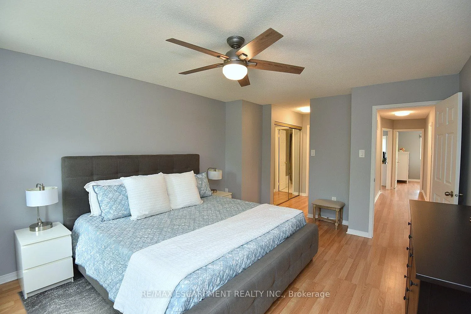 Photo 29 of 27 Pirie Drive, Hamilton, Dundas — HOMEH