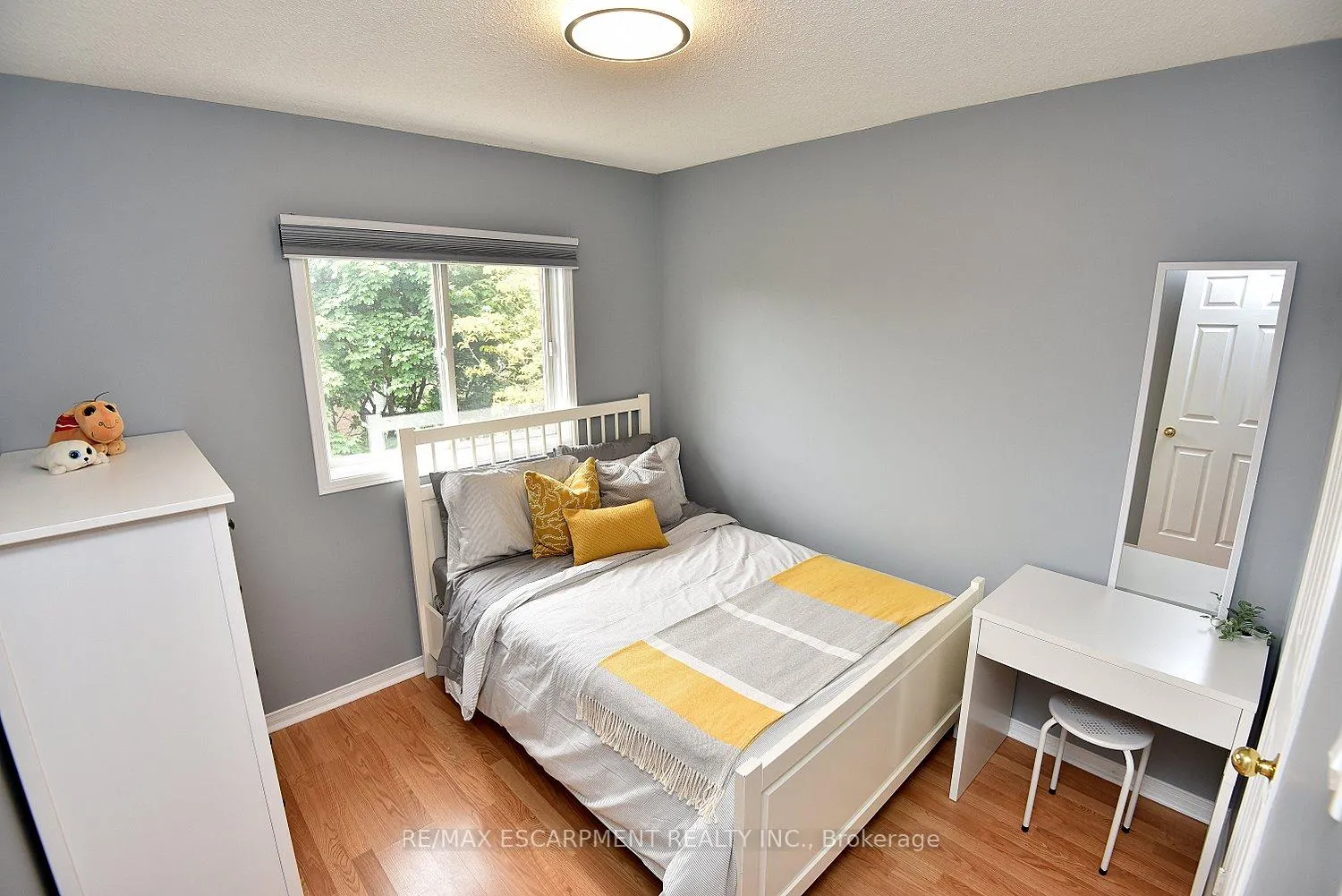 Photo 35 of 27 Pirie Drive, Hamilton, Dundas — HOMEH