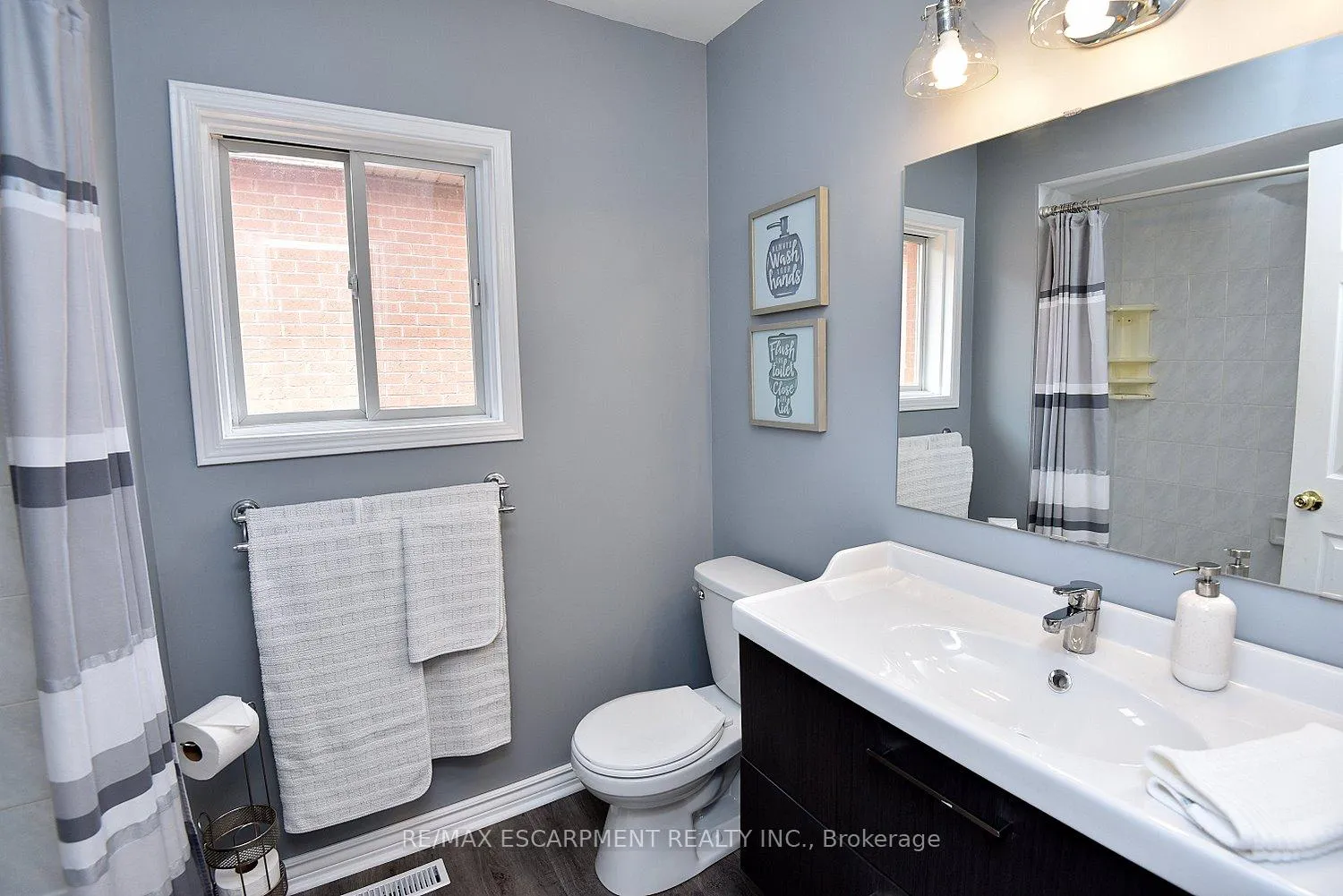 Photo 37 of 27 Pirie Drive, Hamilton, Dundas — HOMEH