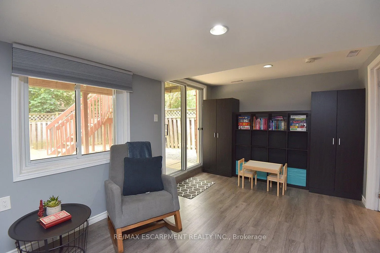 Photo 43 of 27 Pirie Drive, Hamilton, Dundas — HOMEH