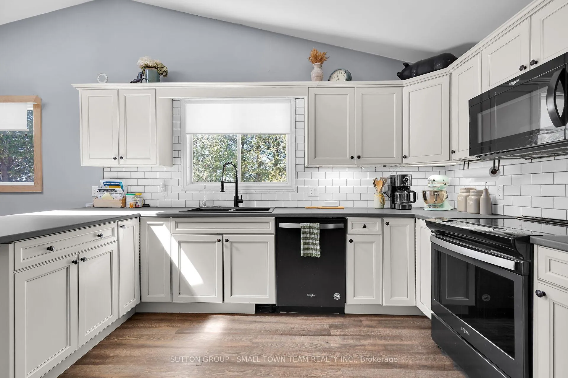 Photo 6 of 71748 Shipka Line, Bluewater, Dashwood — HOMEH