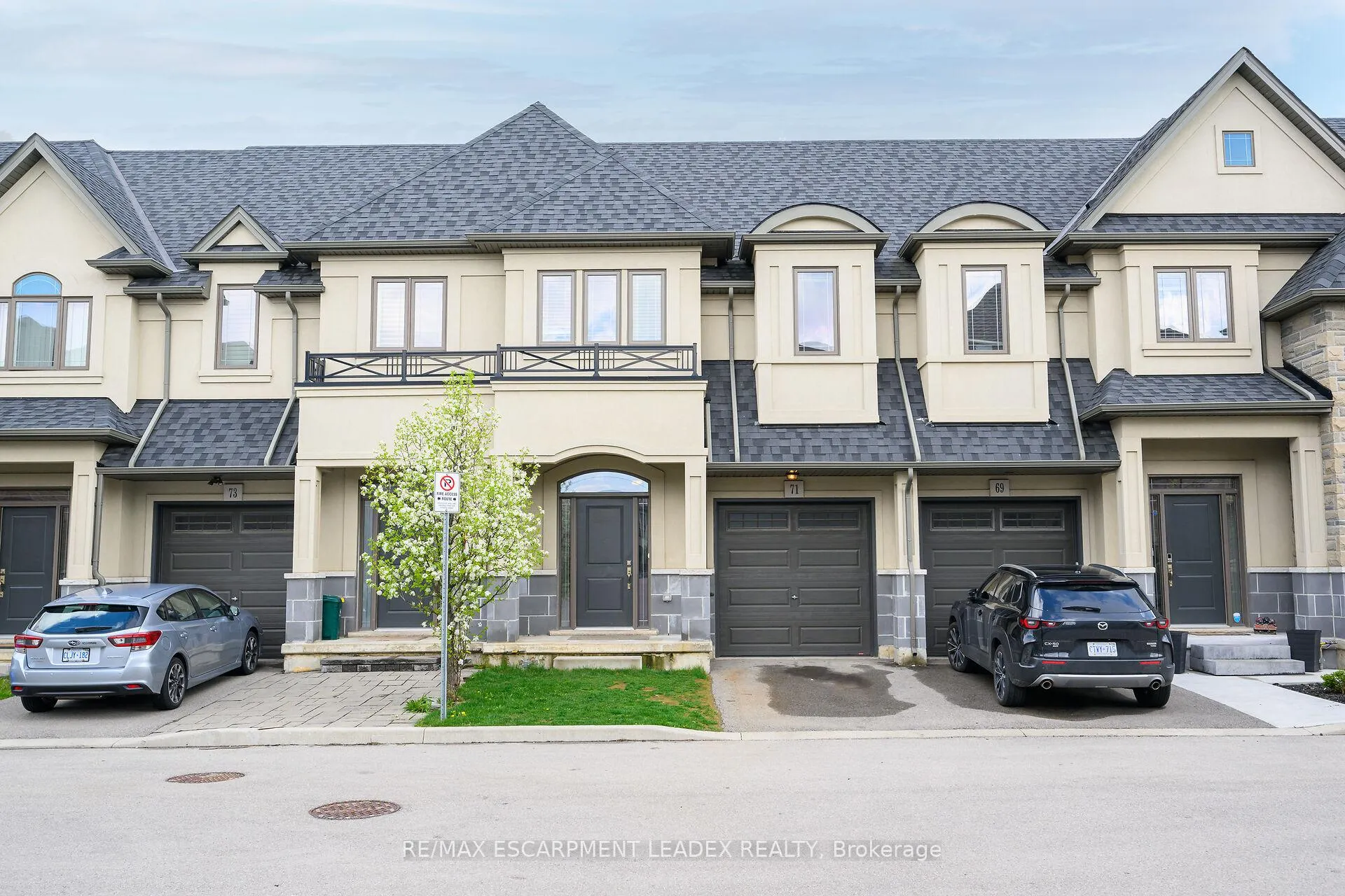 Photo 3 of 71 Sonoma Valley Crescent, Hamilton, Mewburn — HOMEH