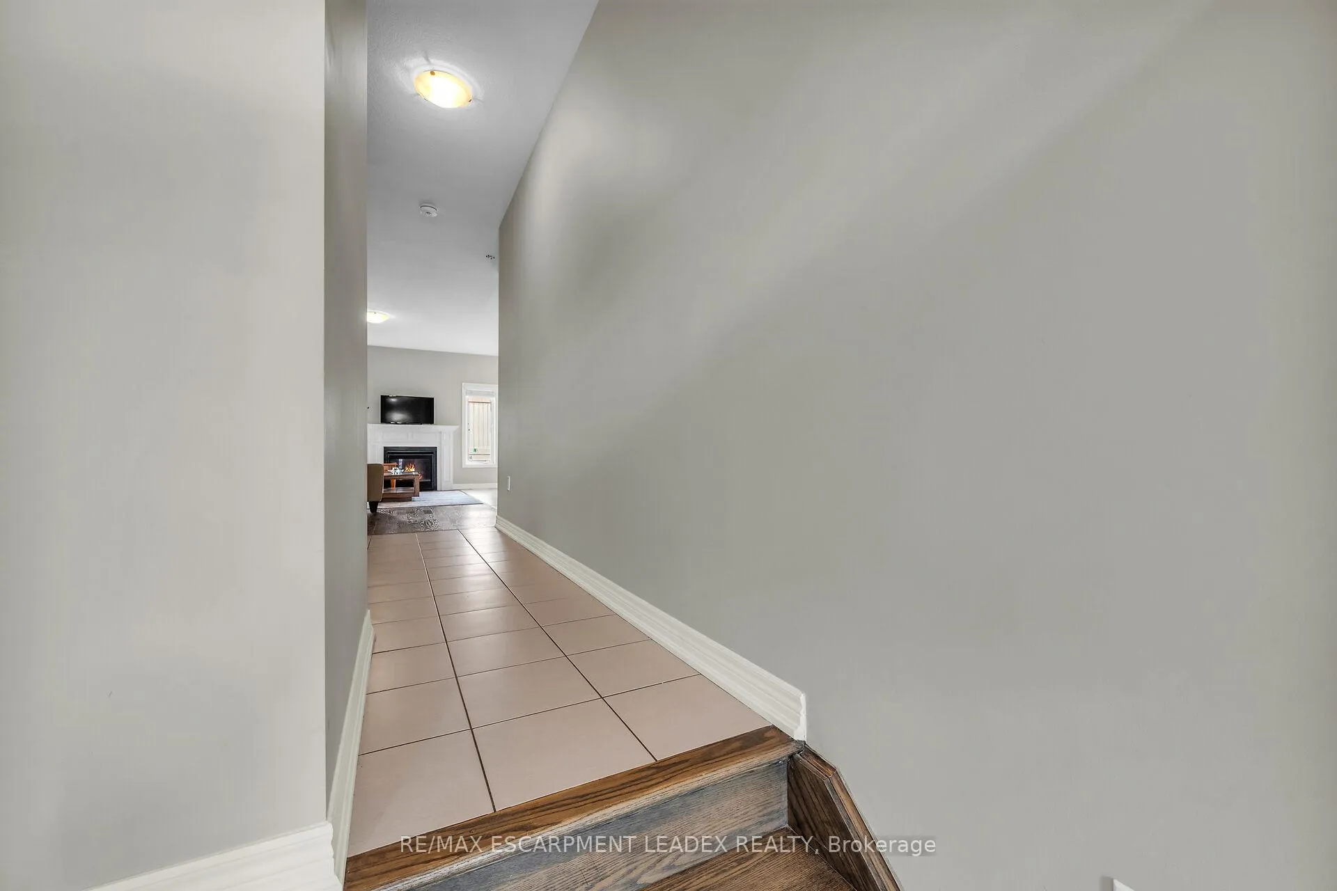 Photo 5 of 71 Sonoma Valley Crescent, Hamilton, Mewburn — HOMEH