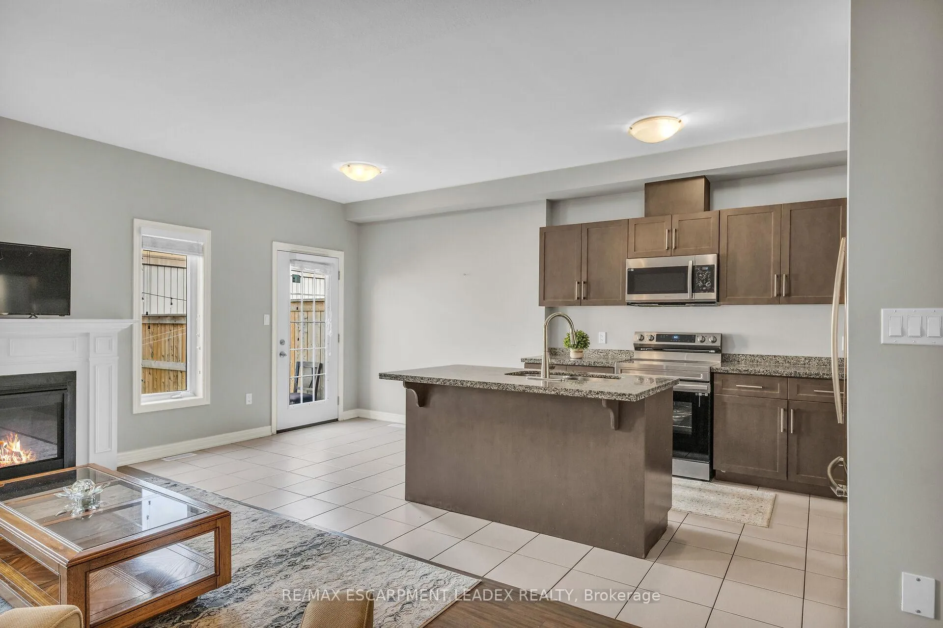 Photo 11 of 71 Sonoma Valley Crescent, Hamilton, Mewburn — HOMEH