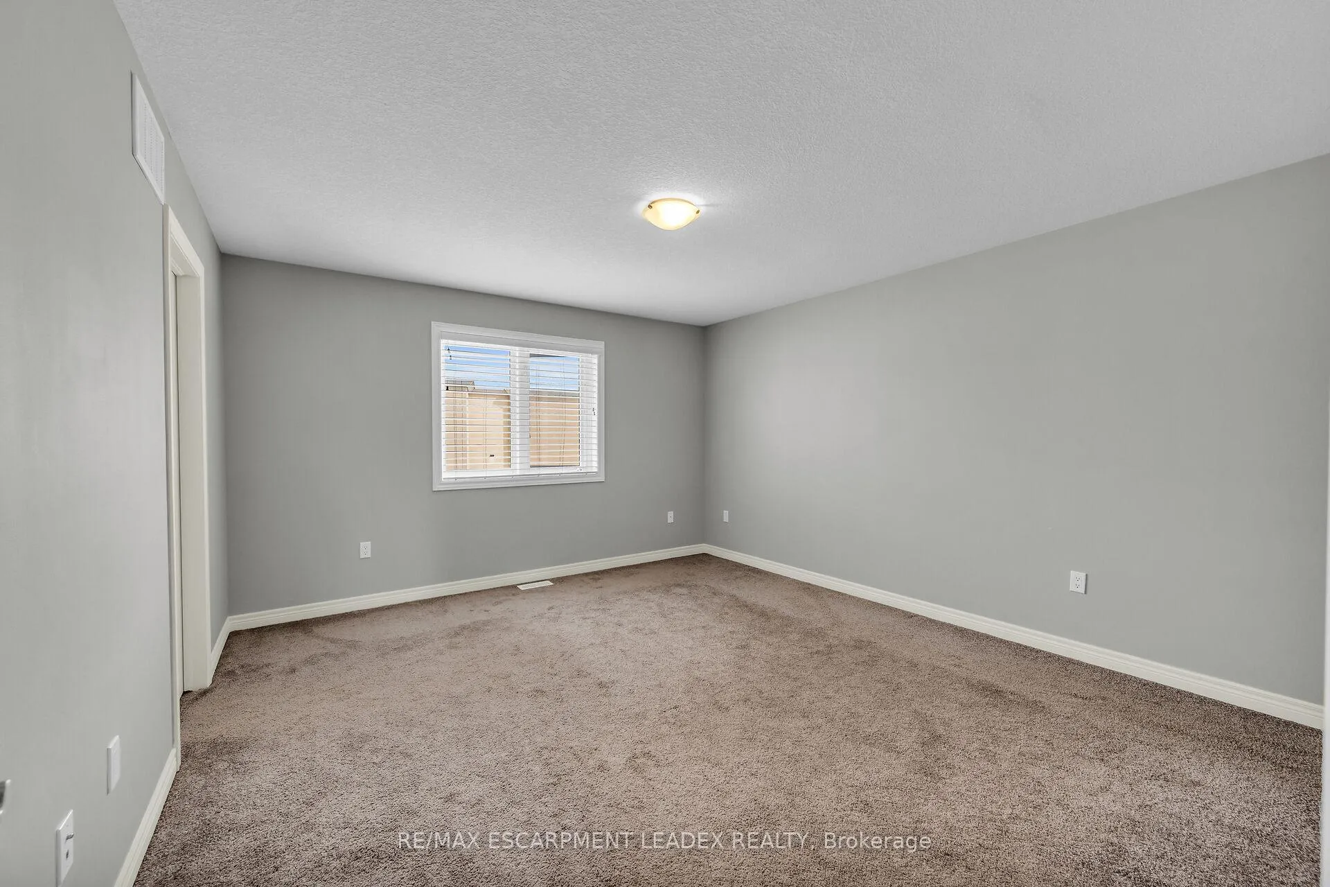 Photo 19 of 71 Sonoma Valley Crescent, Hamilton, Mewburn — HOMEH