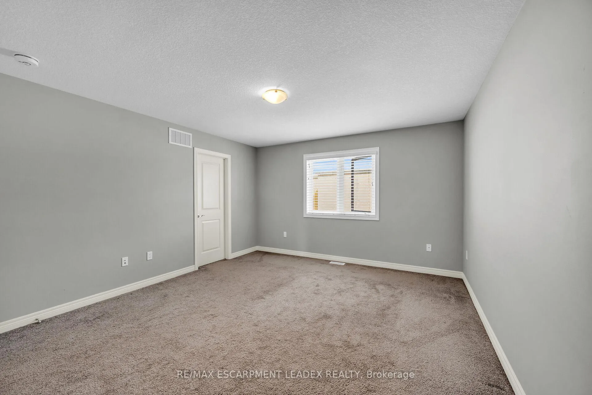 Photo 20 of 71 Sonoma Valley Crescent, Hamilton, Mewburn — HOMEH