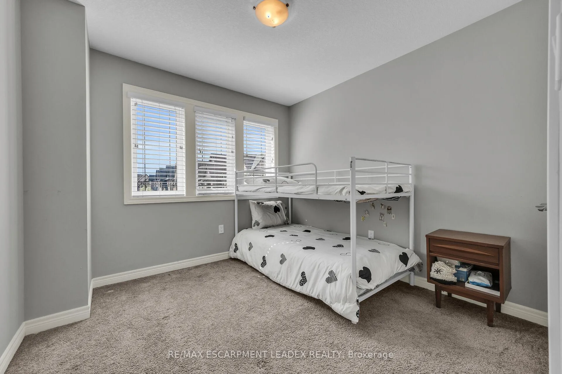 Photo 28 of 71 Sonoma Valley Crescent, Hamilton, Mewburn — HOMEH