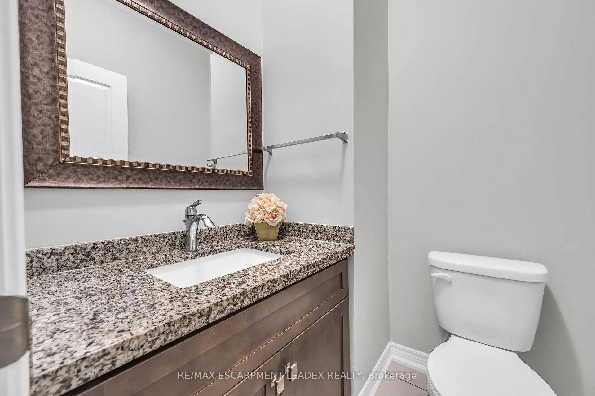 Photo 29 of 71 Sonoma Valley Crescent, Hamilton, Mewburn — HOMEH