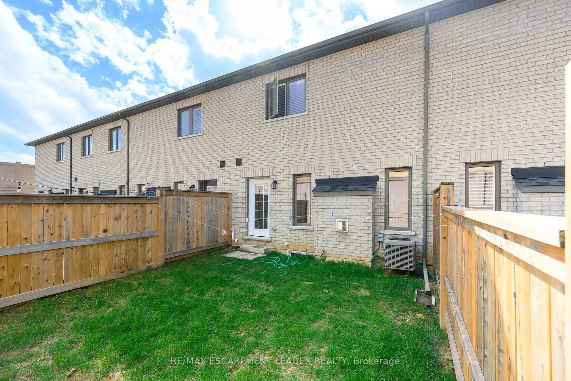 Photo 33 of 71 Sonoma Valley Crescent, Hamilton, Mewburn — HOMEH