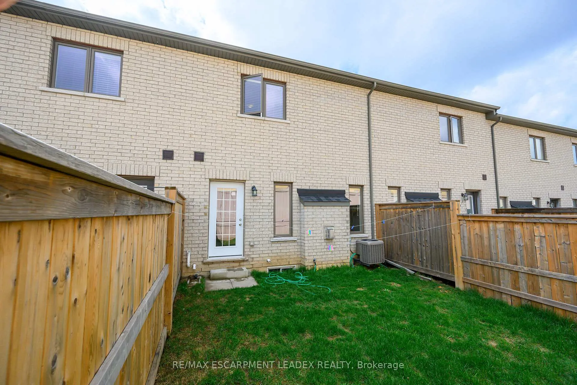 Photo 34 of 71 Sonoma Valley Crescent, Hamilton, Mewburn — HOMEH