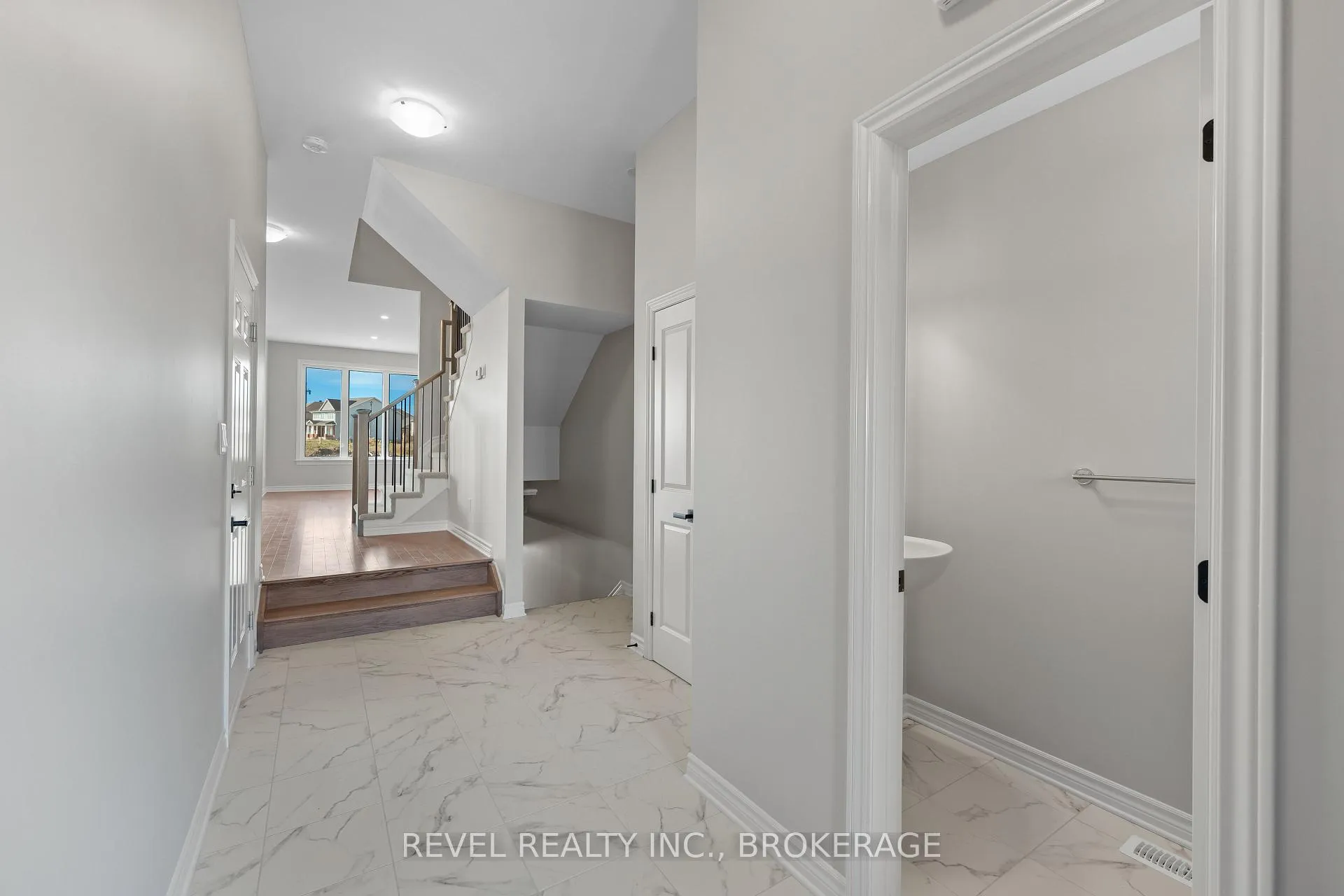 Photo 4 of 1071 Barrow Avenue, Kingston, East Gardiners Rd — HOMEH