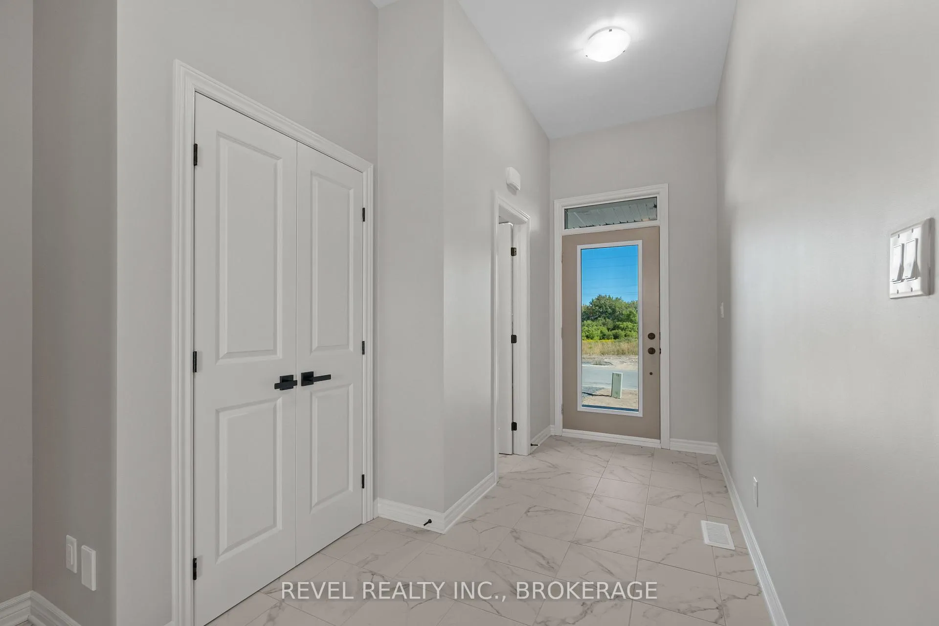 Photo 5 of 1071 Barrow Avenue, Kingston, East Gardiners Rd — HOMEH