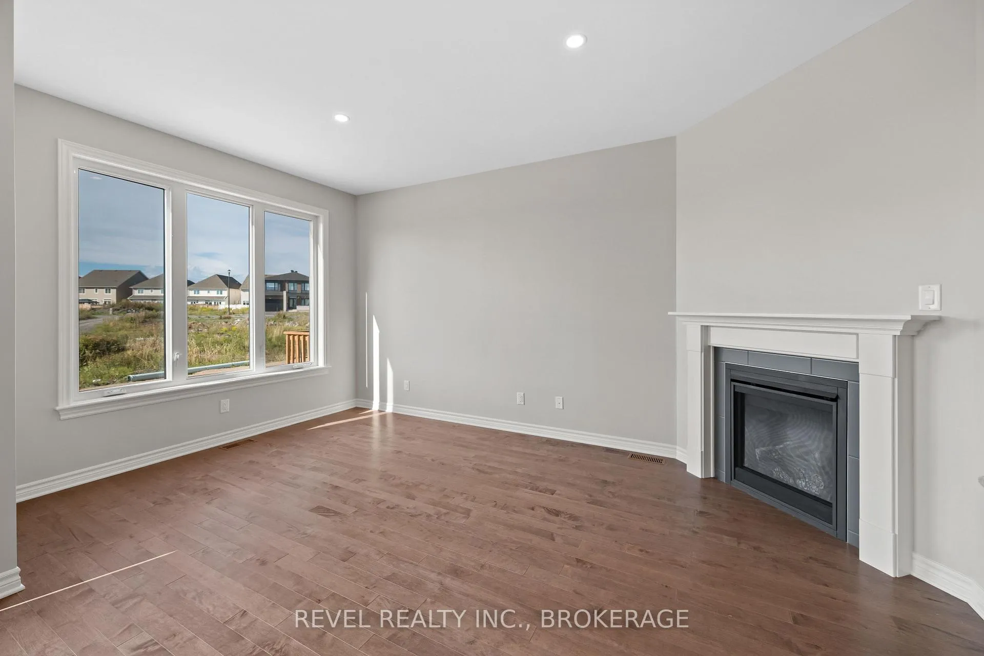 Photo 14 of 1071 Barrow Avenue, Kingston, East Gardiners Rd — HOMEH