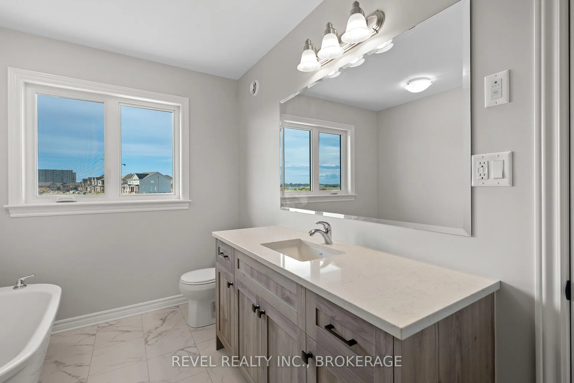 Photo 23 of 1071 Barrow Avenue, Kingston, East Gardiners Rd — HOMEH