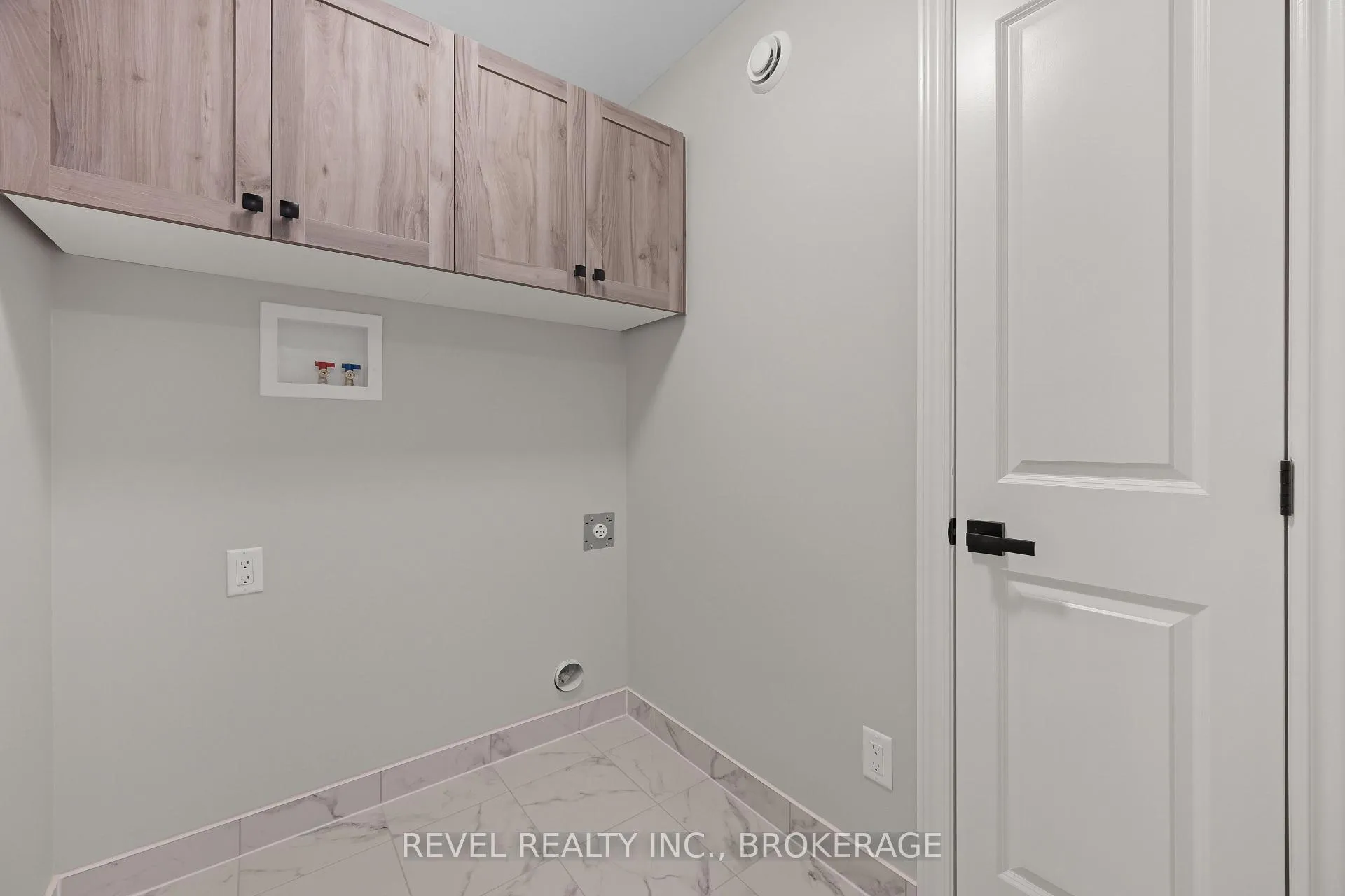 Photo 26 of 1071 Barrow Avenue, Kingston, East Gardiners Rd — HOMEH