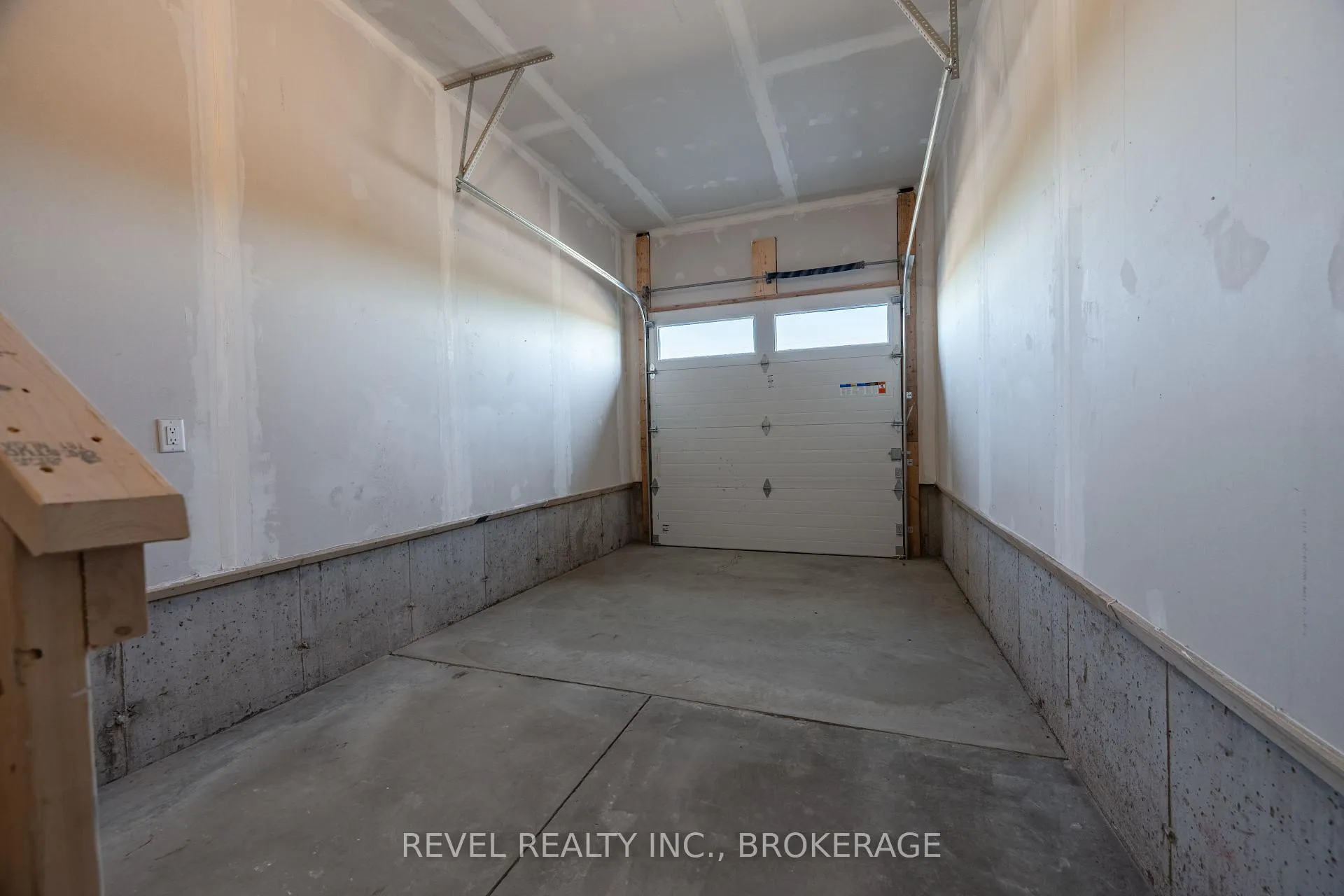 Photo 38 of 1071 Barrow Avenue, Kingston, East Gardiners Rd — HOMEH