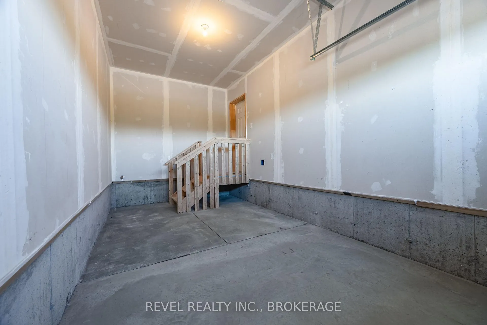 Photo 39 of 1071 Barrow Avenue, Kingston, East Gardiners Rd — HOMEH
