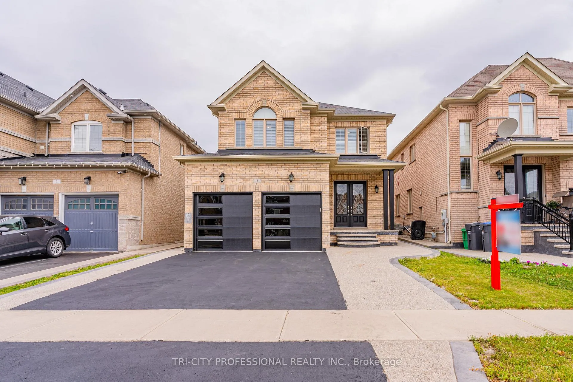 Photo 1 of 5 Drummondville Drive, Brampton, Bram East — HOMEH