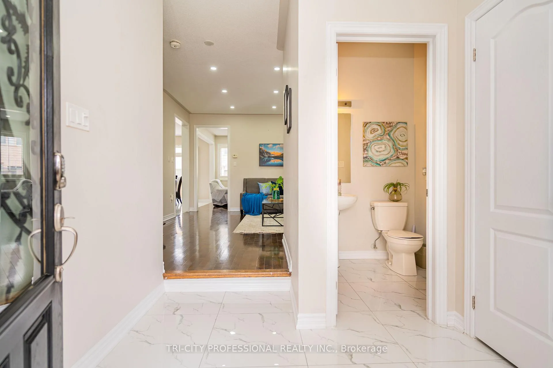 Photo 4 of 5 Drummondville Drive, Brampton, Bram East — HOMEH
