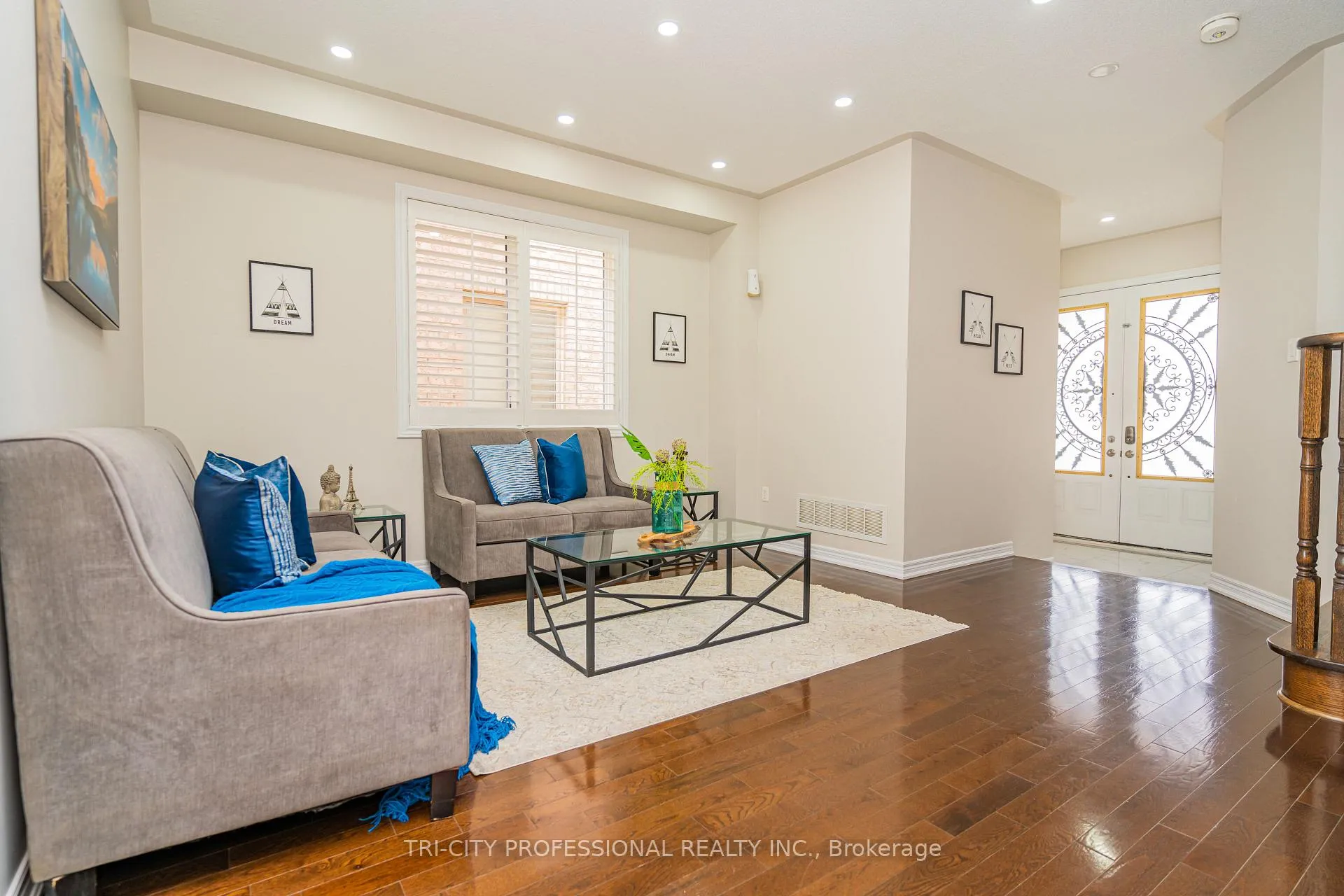 Photo 6 of 5 Drummondville Drive, Brampton, Bram East — HOMEH