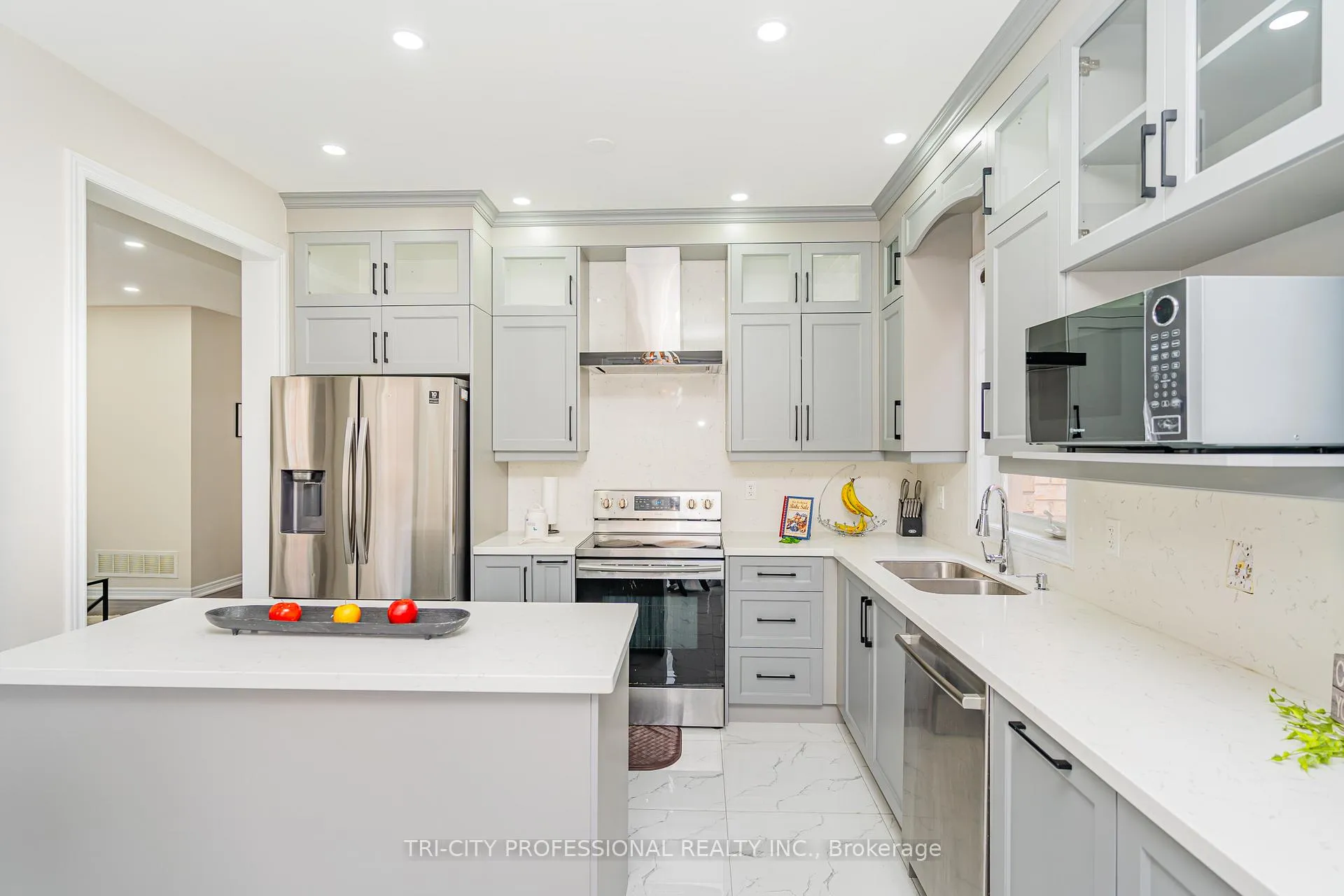 Photo 14 of 5 Drummondville Drive, Brampton, Bram East — HOMEH