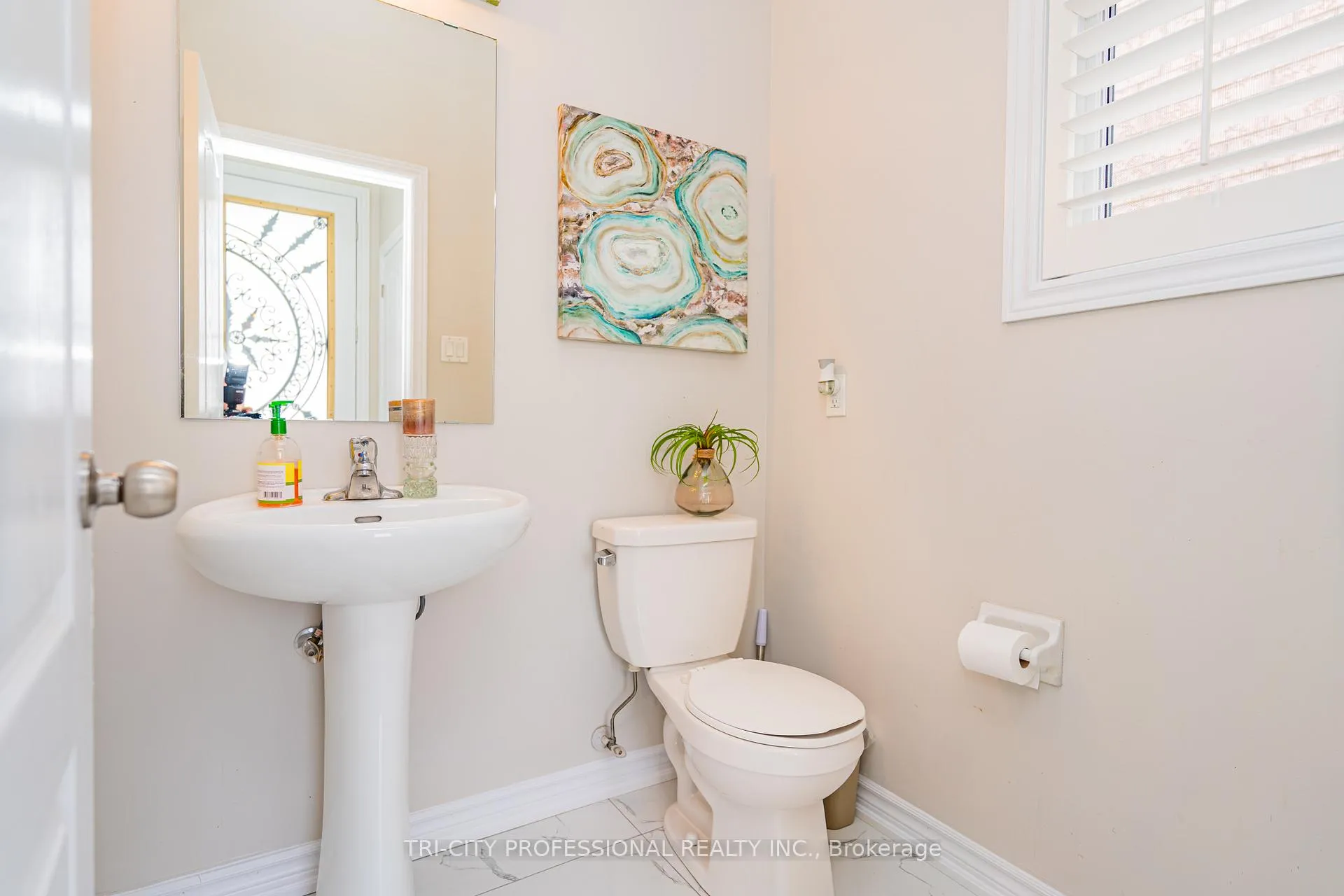 Photo 15 of 5 Drummondville Drive, Brampton, Bram East — HOMEH