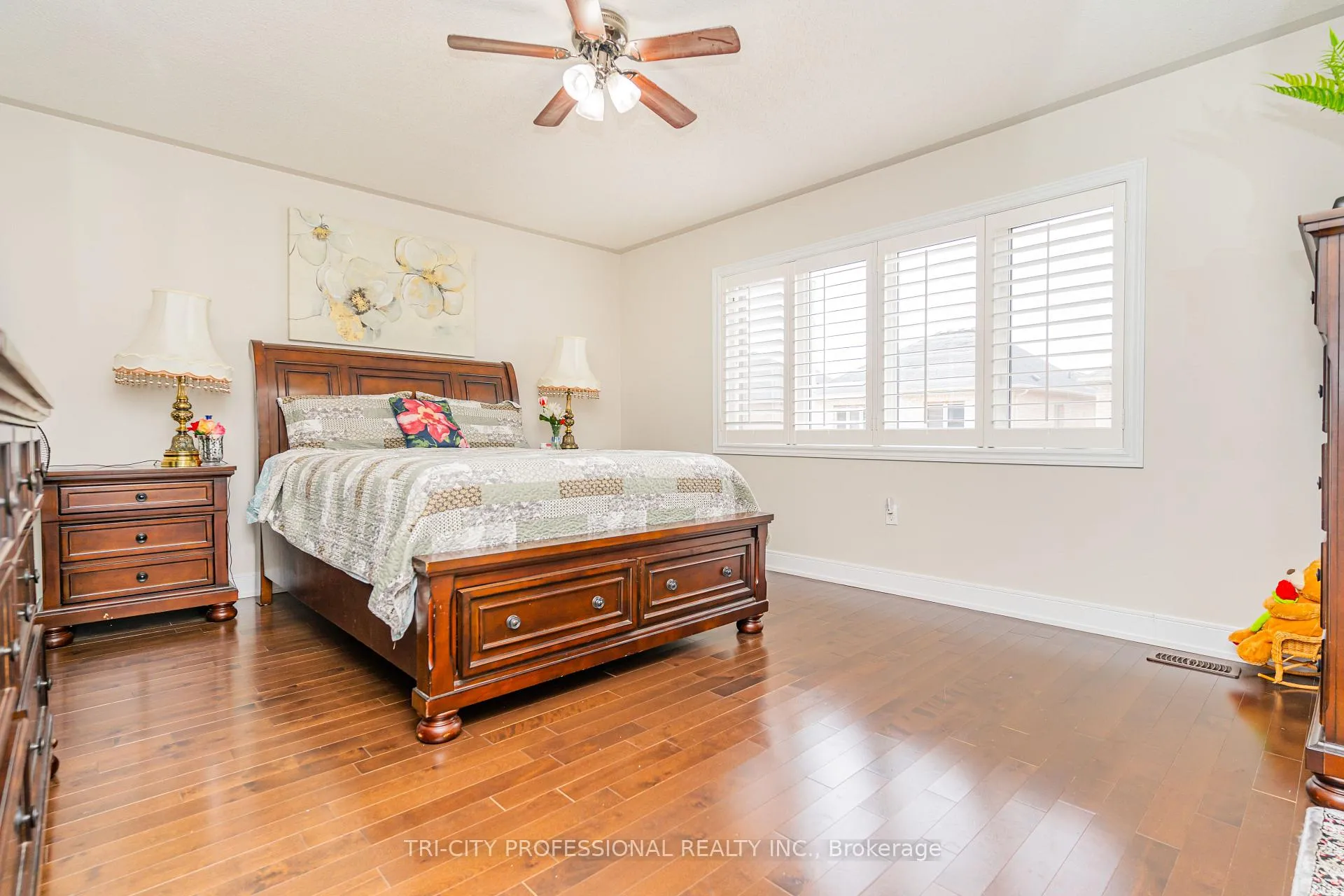 Photo 17 of 5 Drummondville Drive, Brampton, Bram East — HOMEH