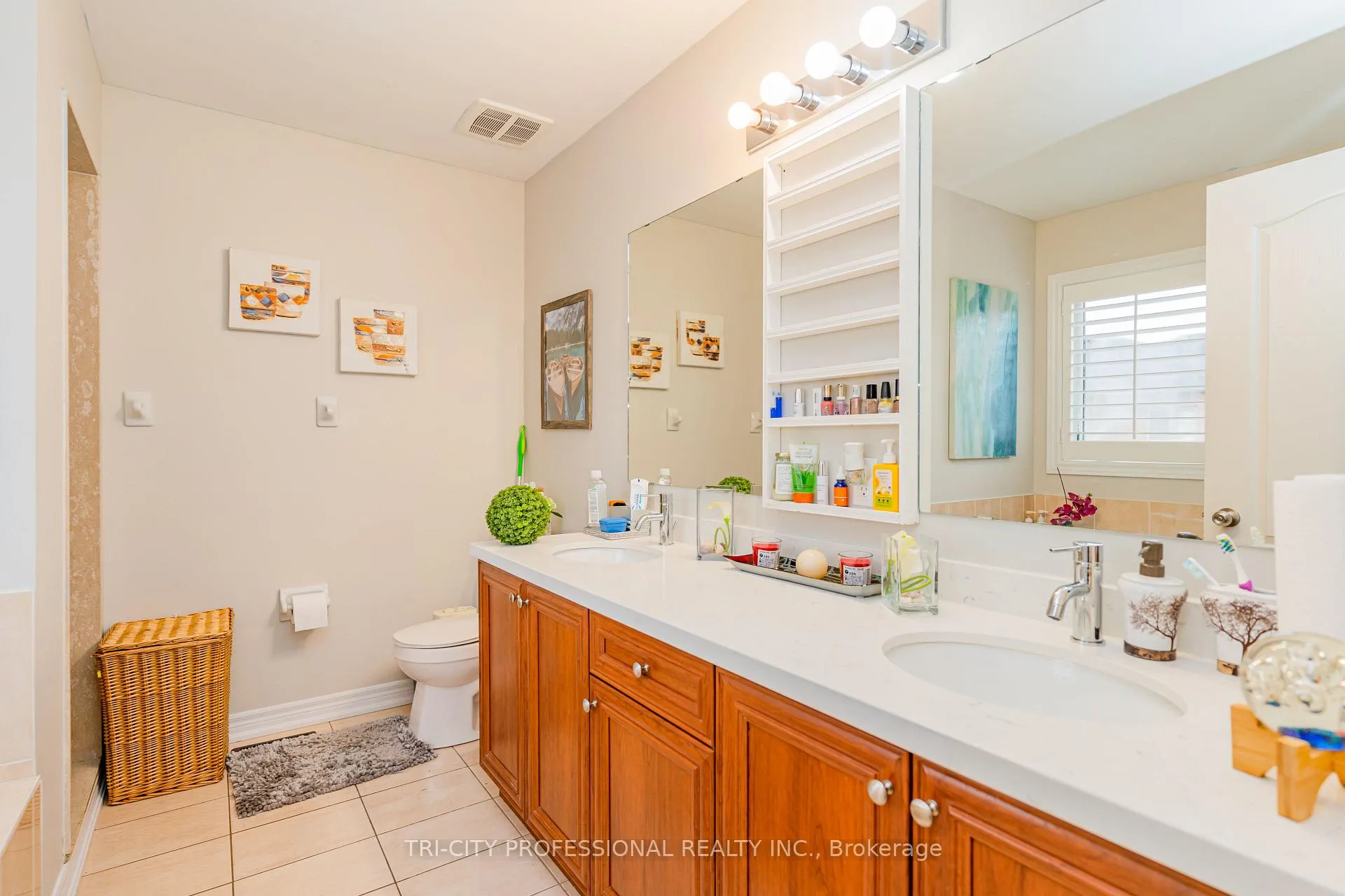 Photo 18 of 5 Drummondville Drive, Brampton, Bram East — HOMEH