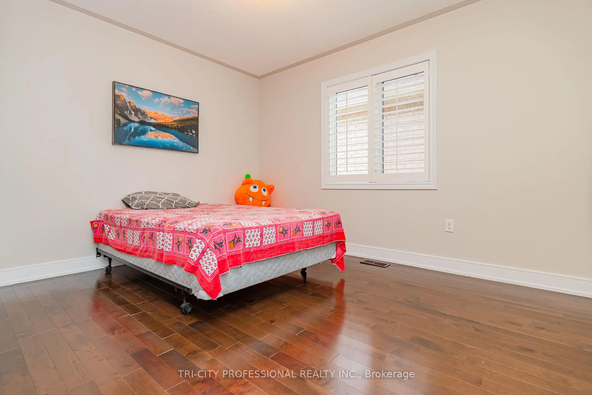 Photo 19 of 5 Drummondville Drive, Brampton, Bram East — HOMEH