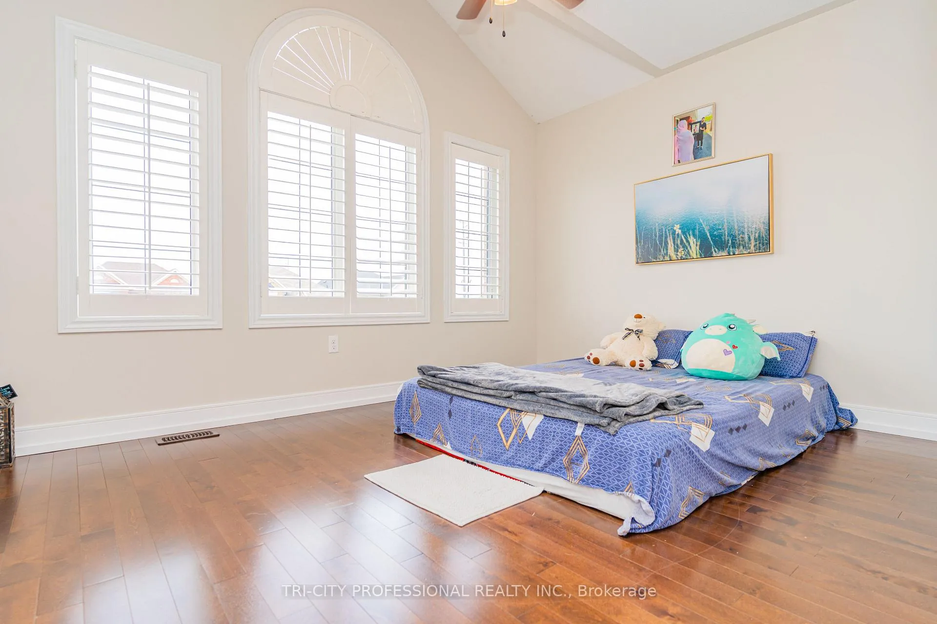 Photo 21 of 5 Drummondville Drive, Brampton, Bram East — HOMEH