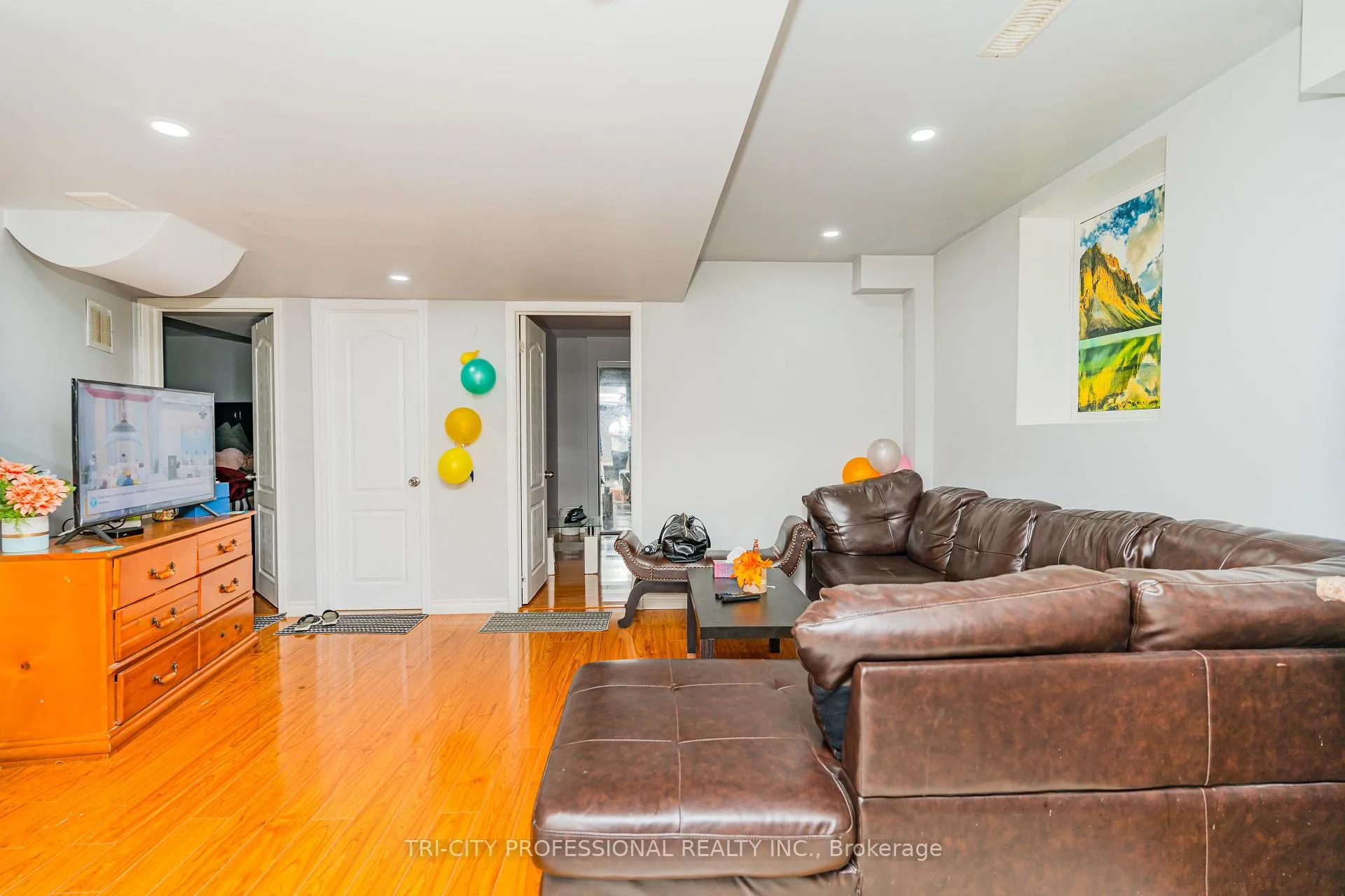Photo 25 of 5 Drummondville Drive, Brampton, Bram East — HOMEH