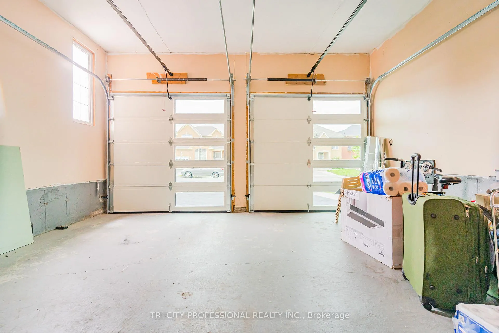 Photo 31 of 5 Drummondville Drive, Brampton, Bram East — HOMEH