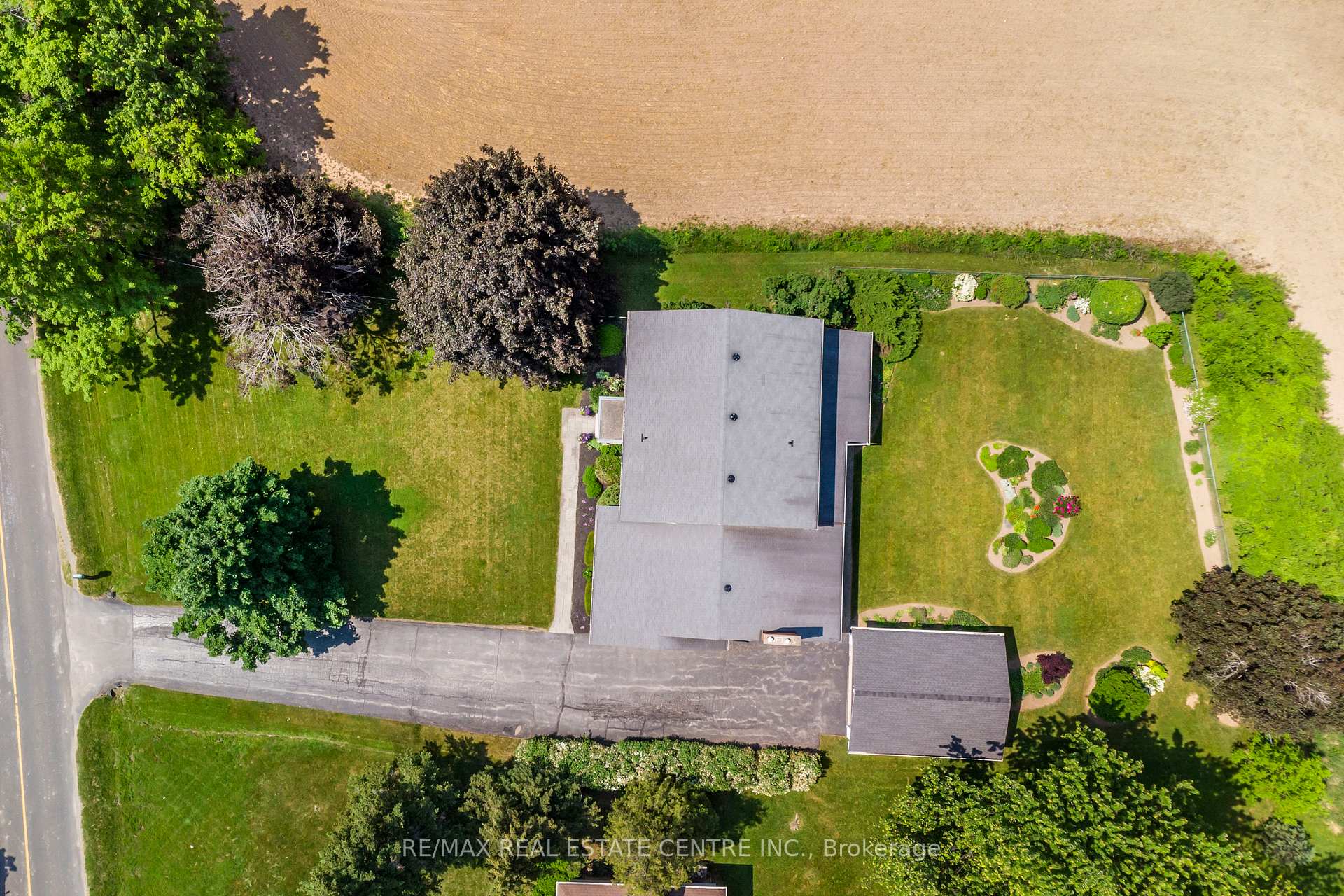 Photo 2 of 2151 No 1 Side Road, Burlington, Rural Burlington — HOMEH