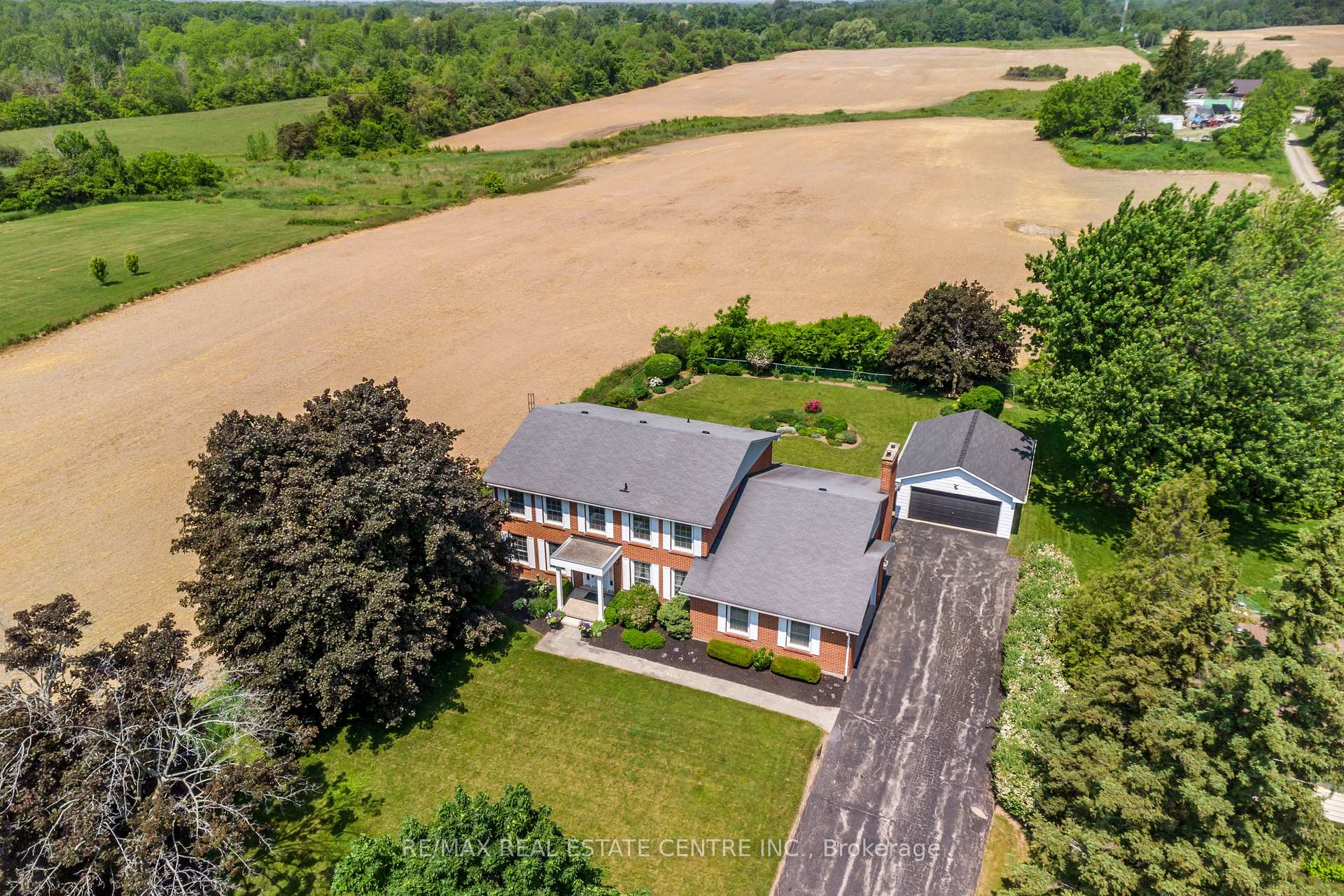 Photo 3 of 2151 No 1 Side Road, Burlington, Rural Burlington — HOMEH