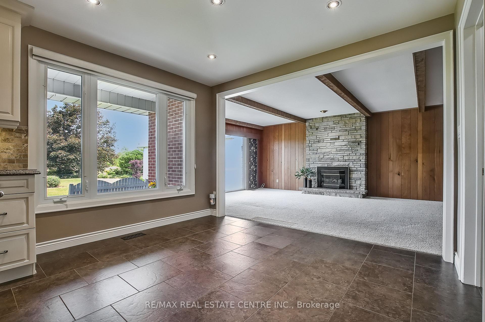 Photo 16 of 2151 No 1 Side Road, Burlington, Rural Burlington — HOMEH