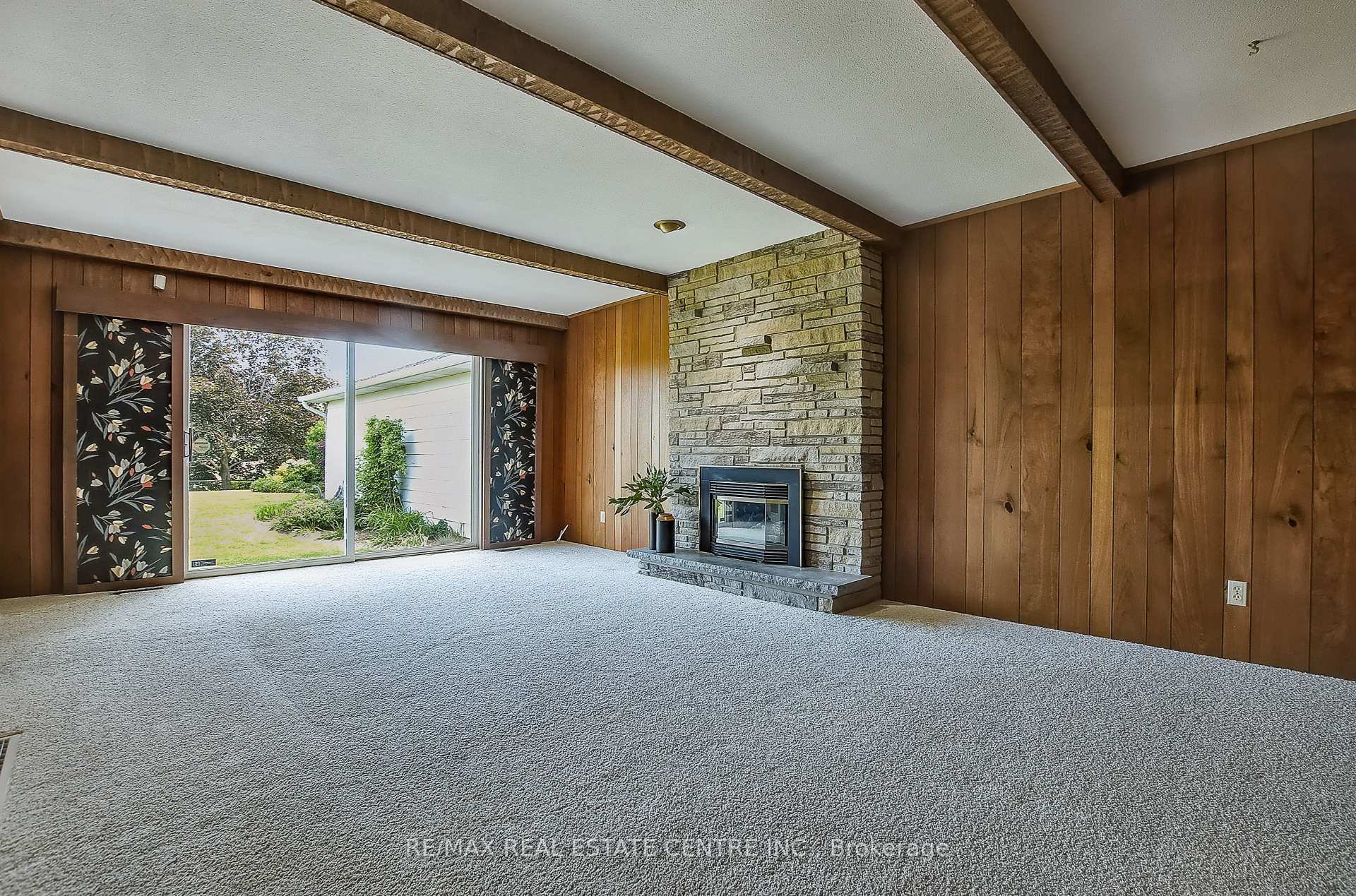 Photo 19 of 2151 No 1 Side Road, Burlington, Rural Burlington — HOMEH