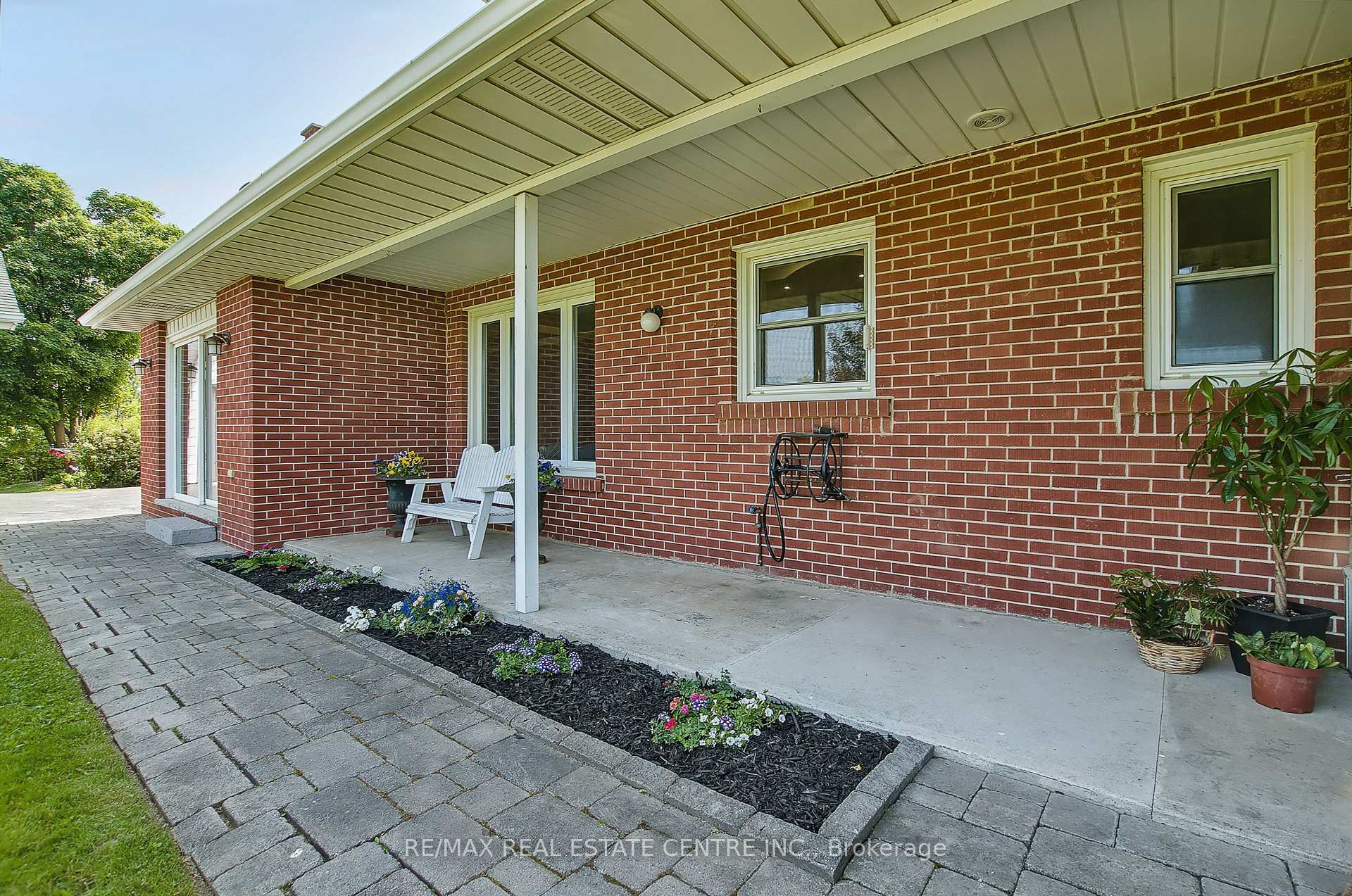 Photo 37 of 2151 No 1 Side Road, Burlington, Rural Burlington — HOMEH