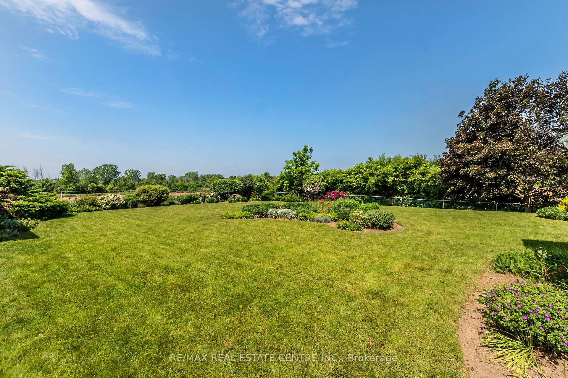 Photo 39 of 2151 No 1 Side Road, Burlington, Rural Burlington — HOMEH
