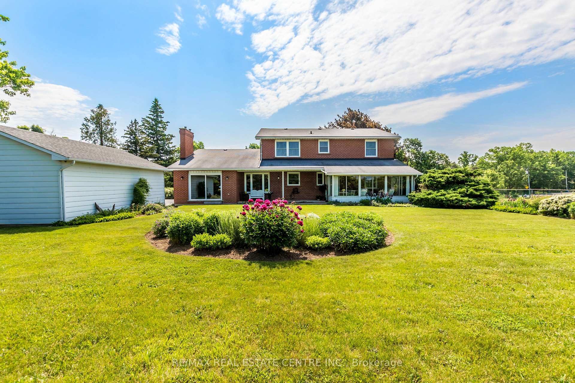 Photo 41 of 2151 No 1 Side Road, Burlington, Rural Burlington — HOMEH