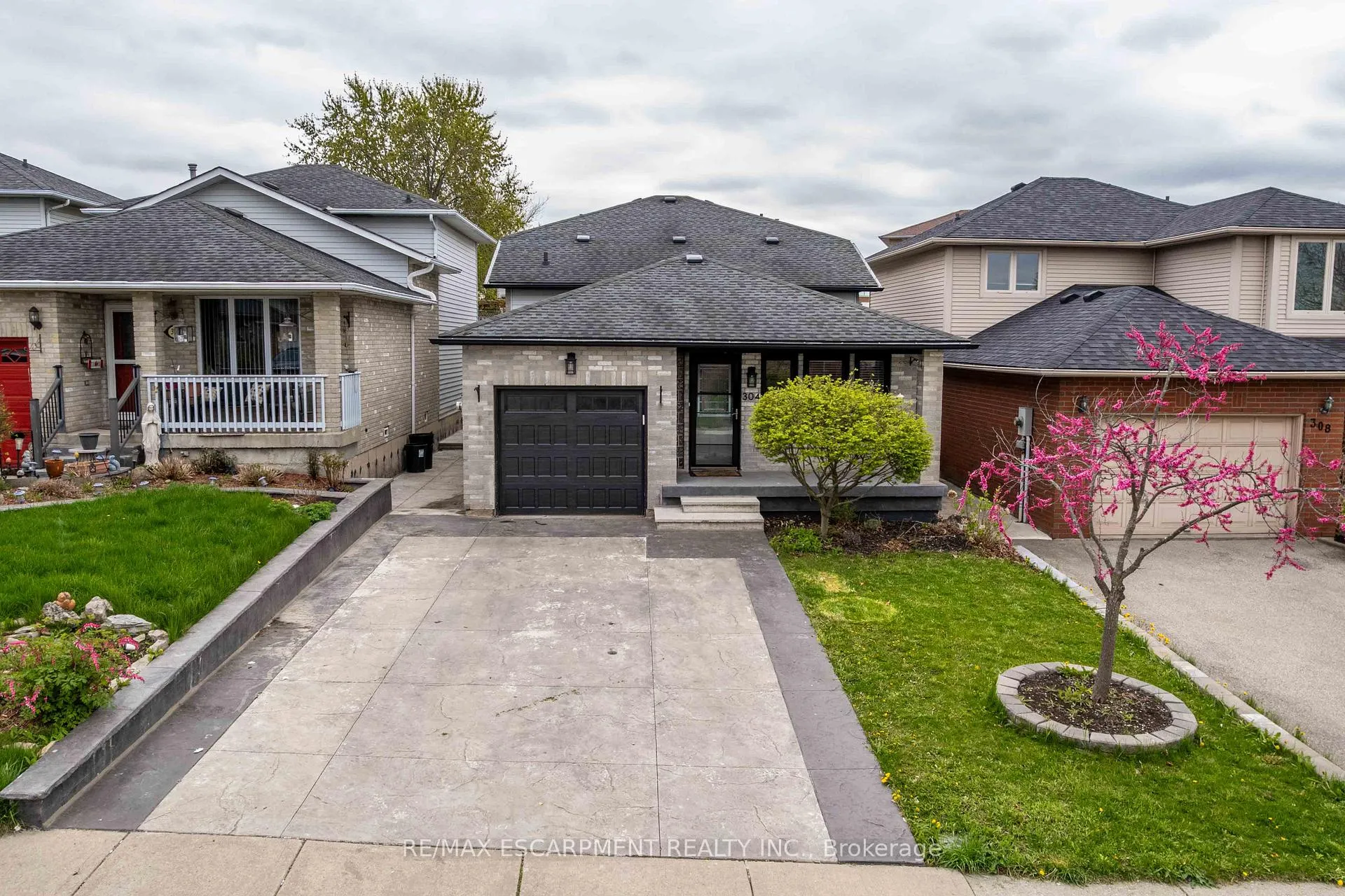 Photo 4 of 304 Acadia Drive, Hamilton, Butler — HOMEH