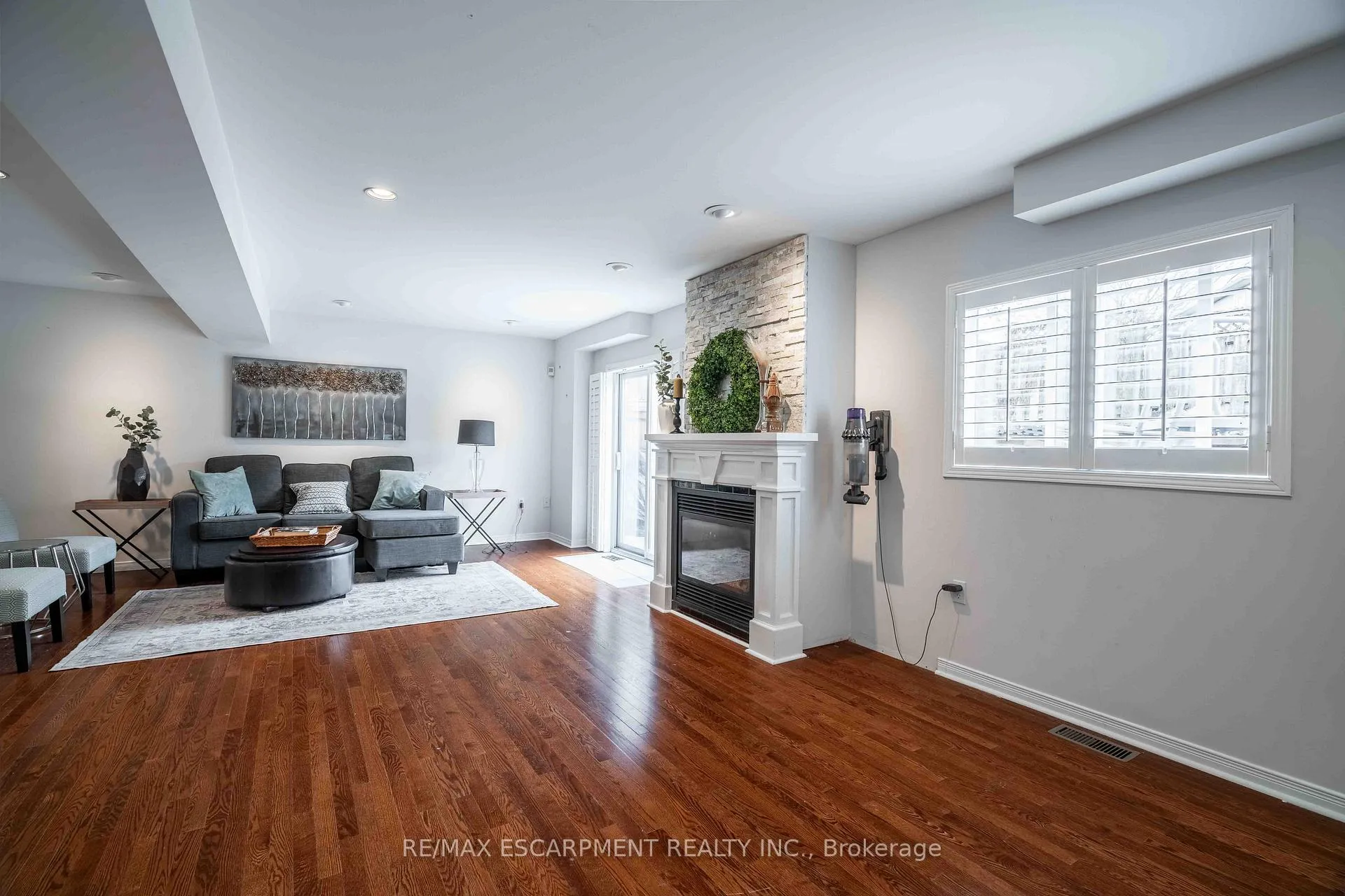Photo 25 of 304 Acadia Drive, Hamilton, Butler — HOMEH