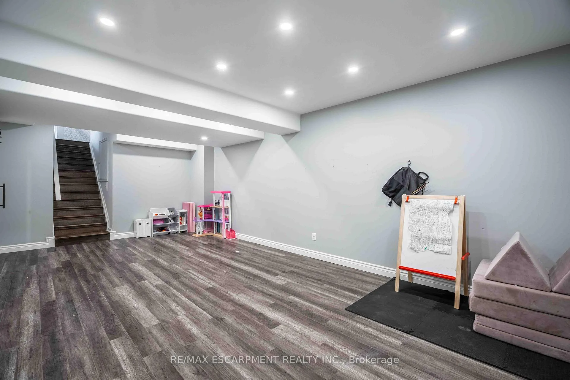 Photo 35 of 304 Acadia Drive, Hamilton, Butler — HOMEH