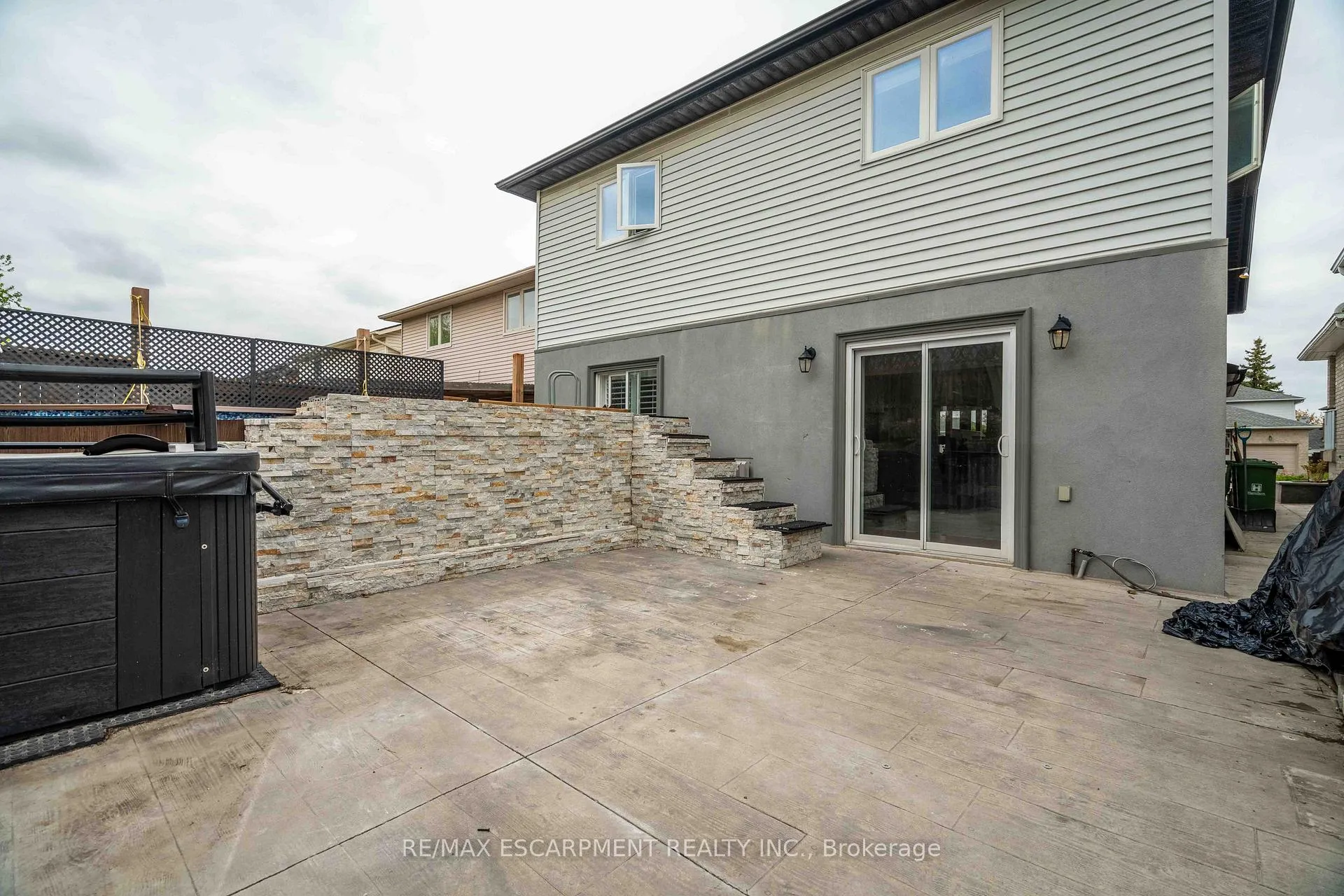 Photo 41 of 304 Acadia Drive, Hamilton, Butler — HOMEH