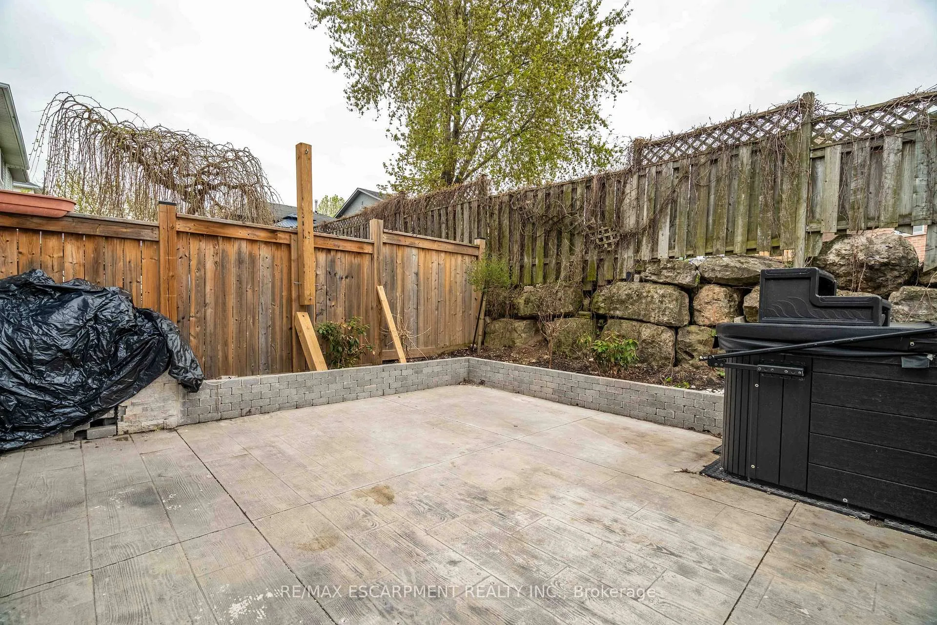 Photo 42 of 304 Acadia Drive, Hamilton, Butler — HOMEH