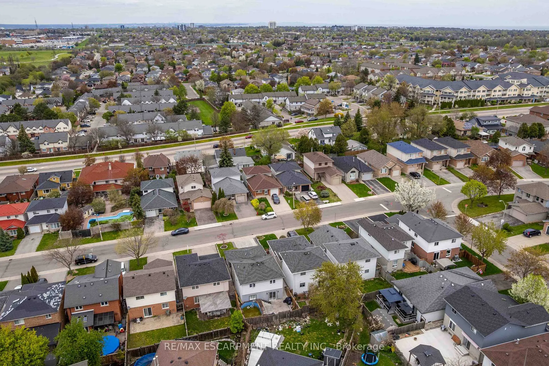 Photo 46 of 304 Acadia Drive, Hamilton, Butler — HOMEH