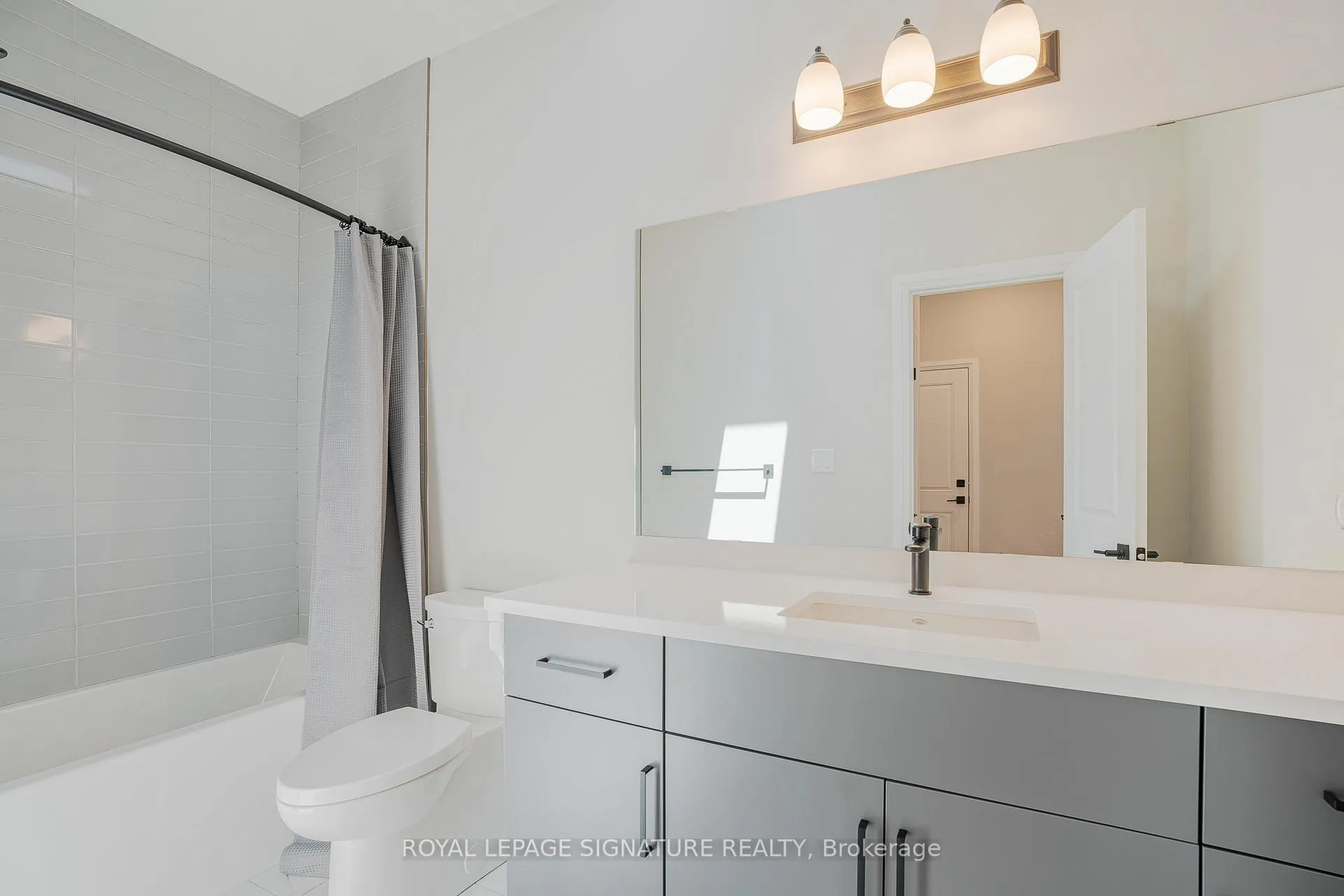 Photo 12 of 39 Wenger Road, Woolwich, Breslau — HOMEH